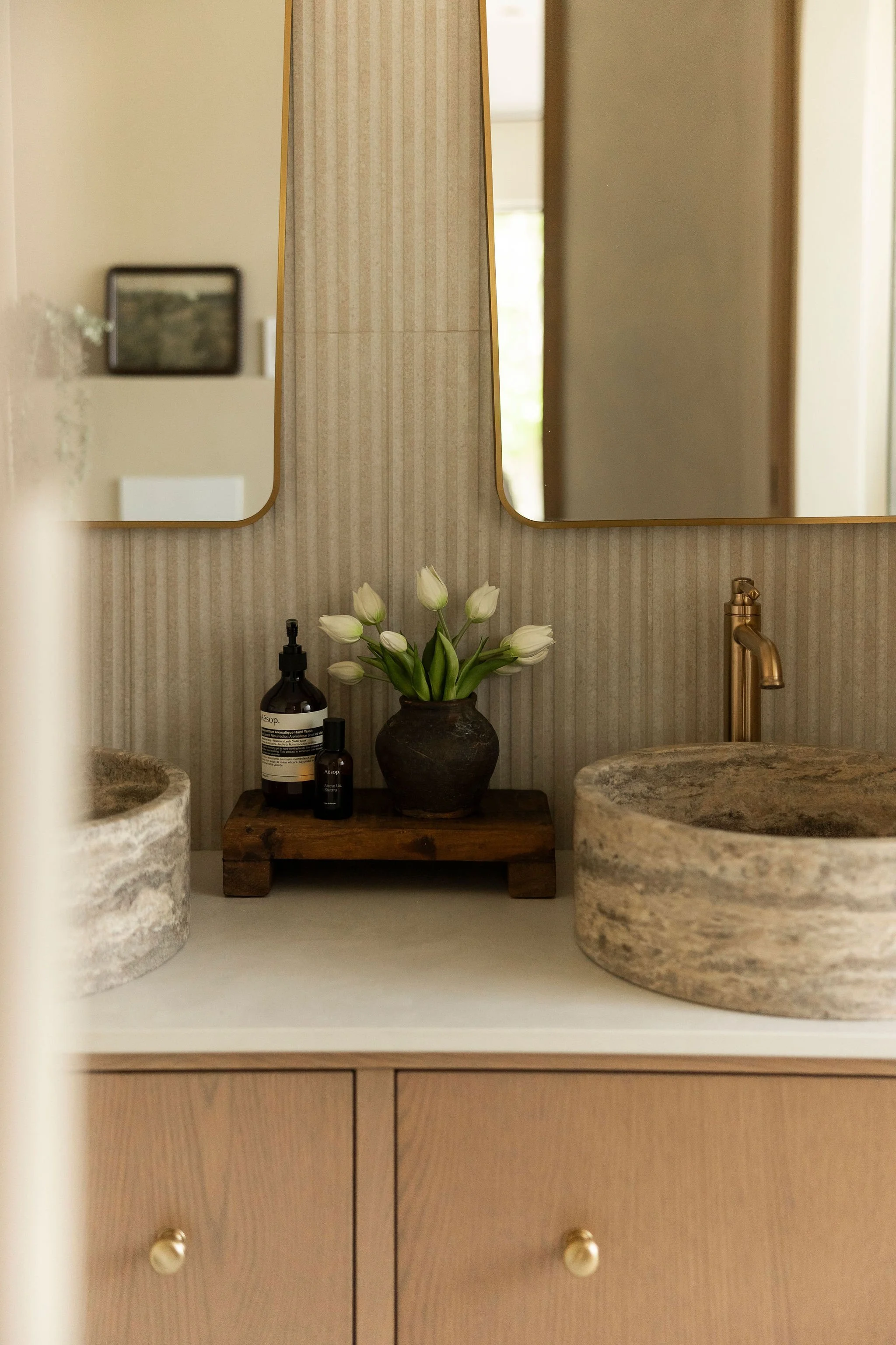 Salle de bain-vasque-miroir-M ton intérieur.jpg