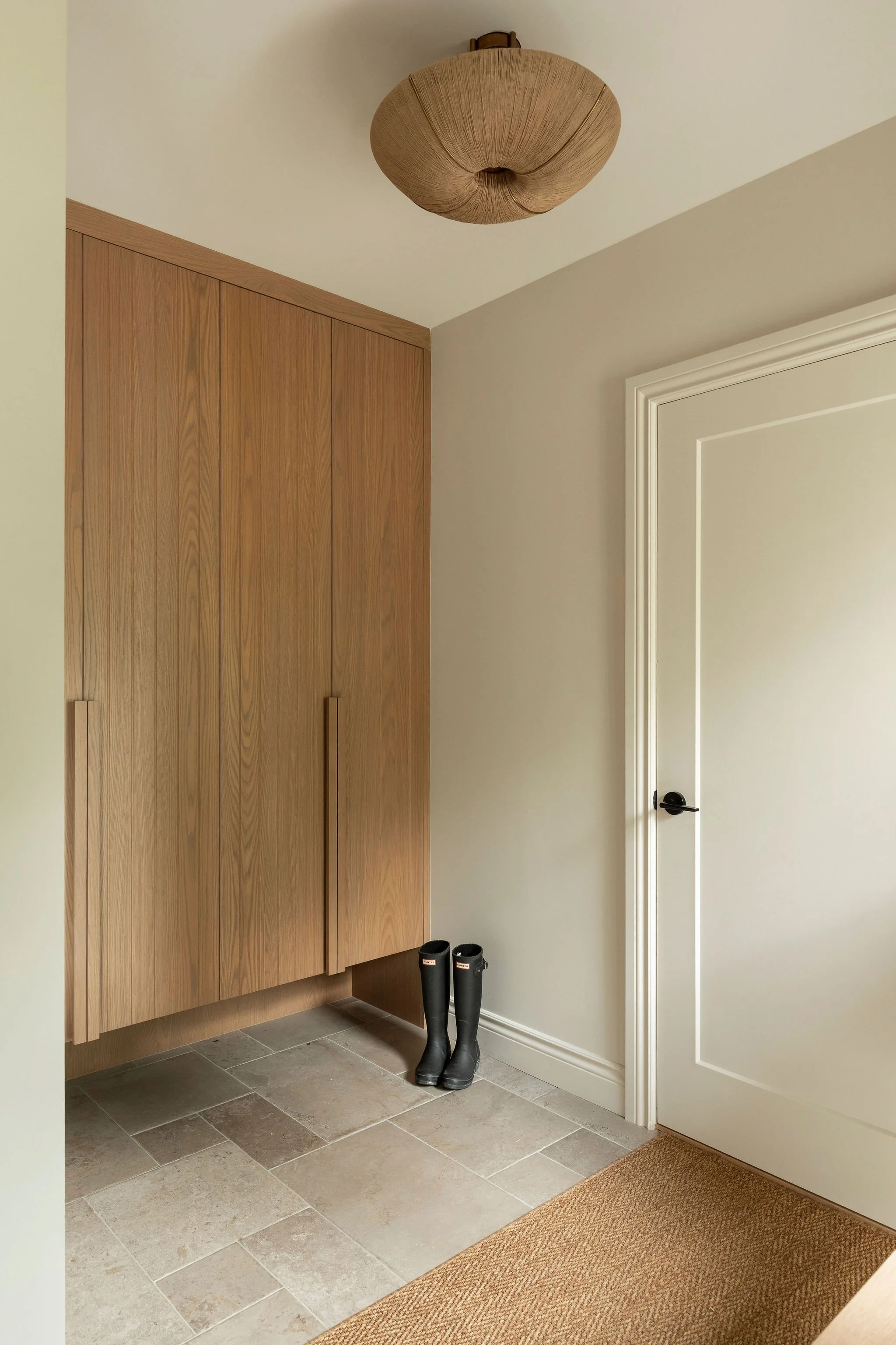 M ton intérieur-mudroom-armoires-céramique.jpg