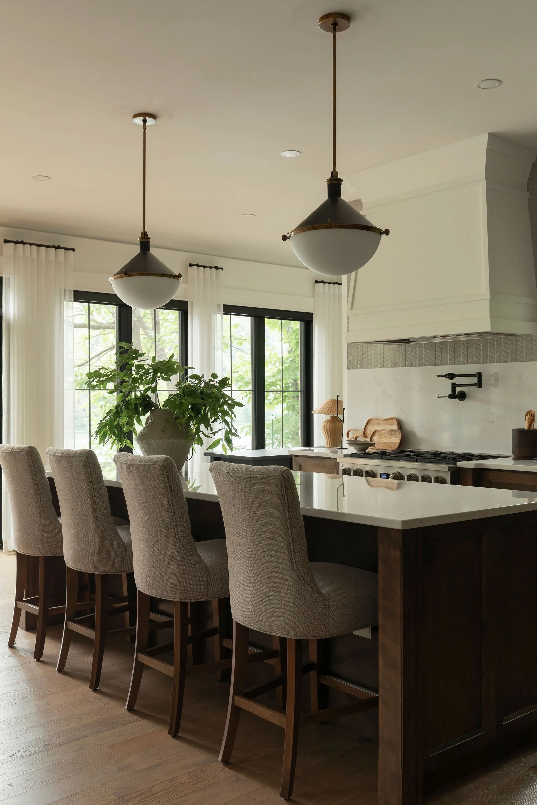 Mtonintérieur-Cuisine-Rénovation-Ilot-Luminaires.jpg