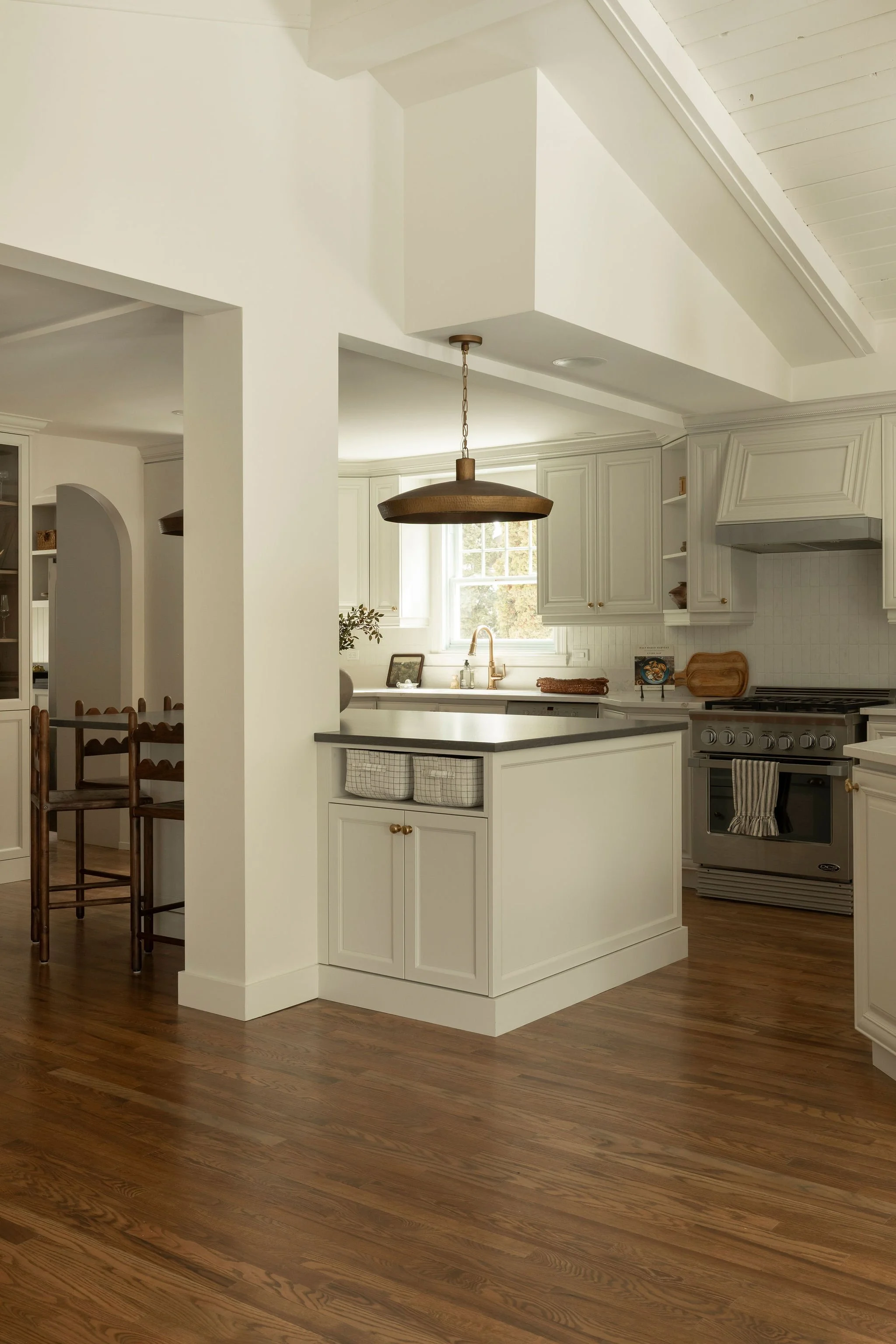 M ton intérieur -cuisine-armoires-rénovation-arche-îlot-comptoir.jpg