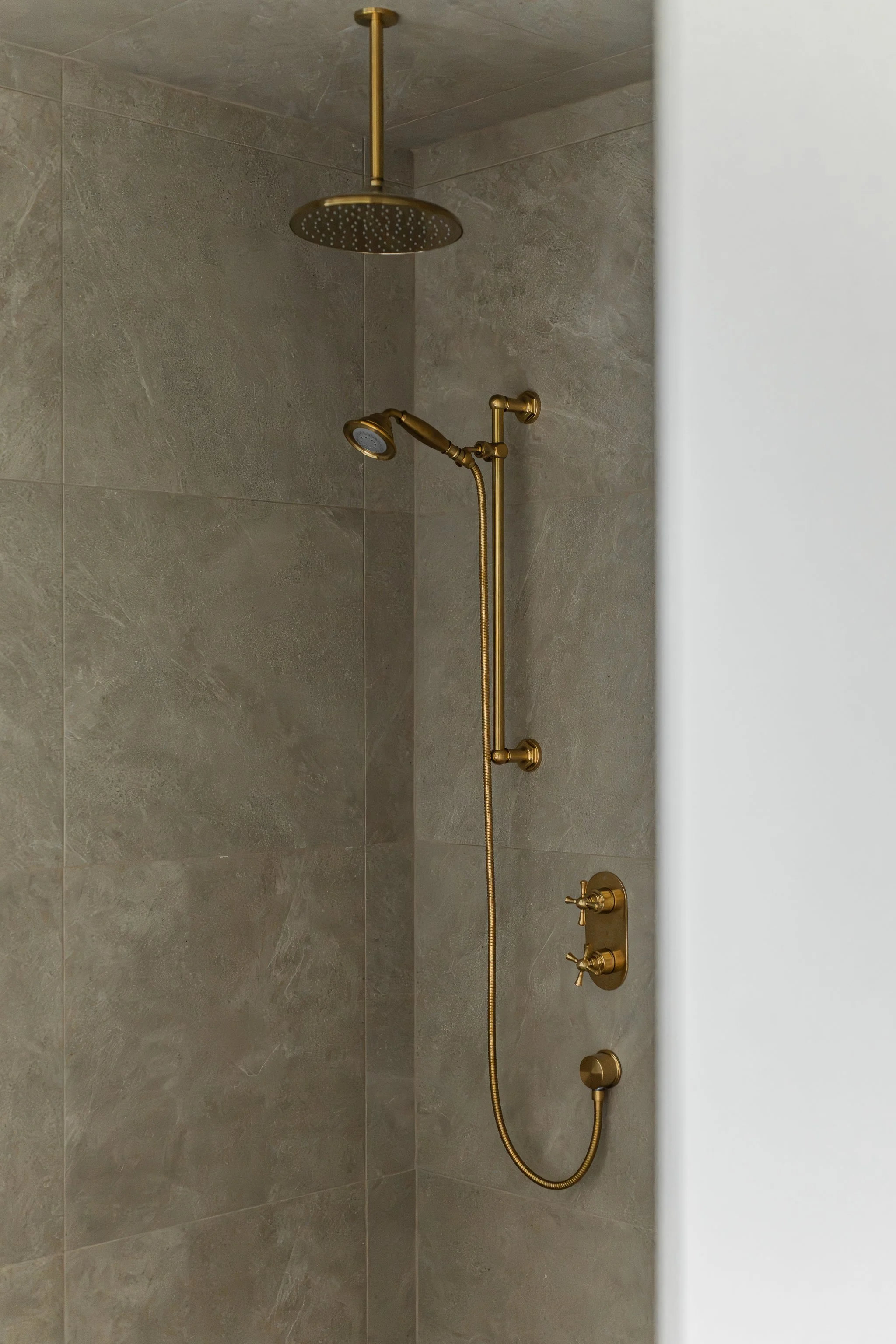 M ton intérieur-douche-robinetterie-salledebain.JPG