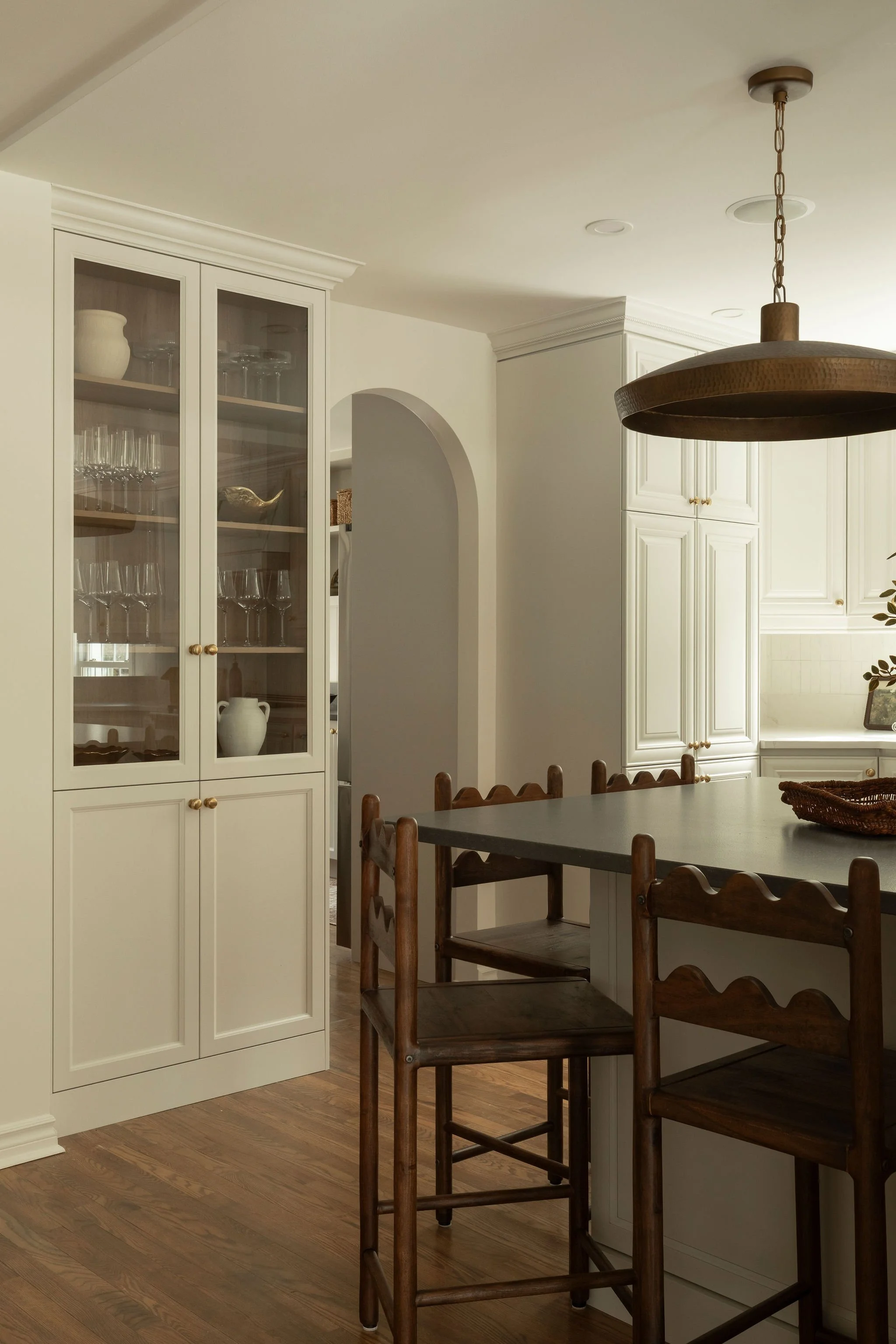 M ton intérieur -cuisine-vaisselier-arche-arrière cuisine.jpg