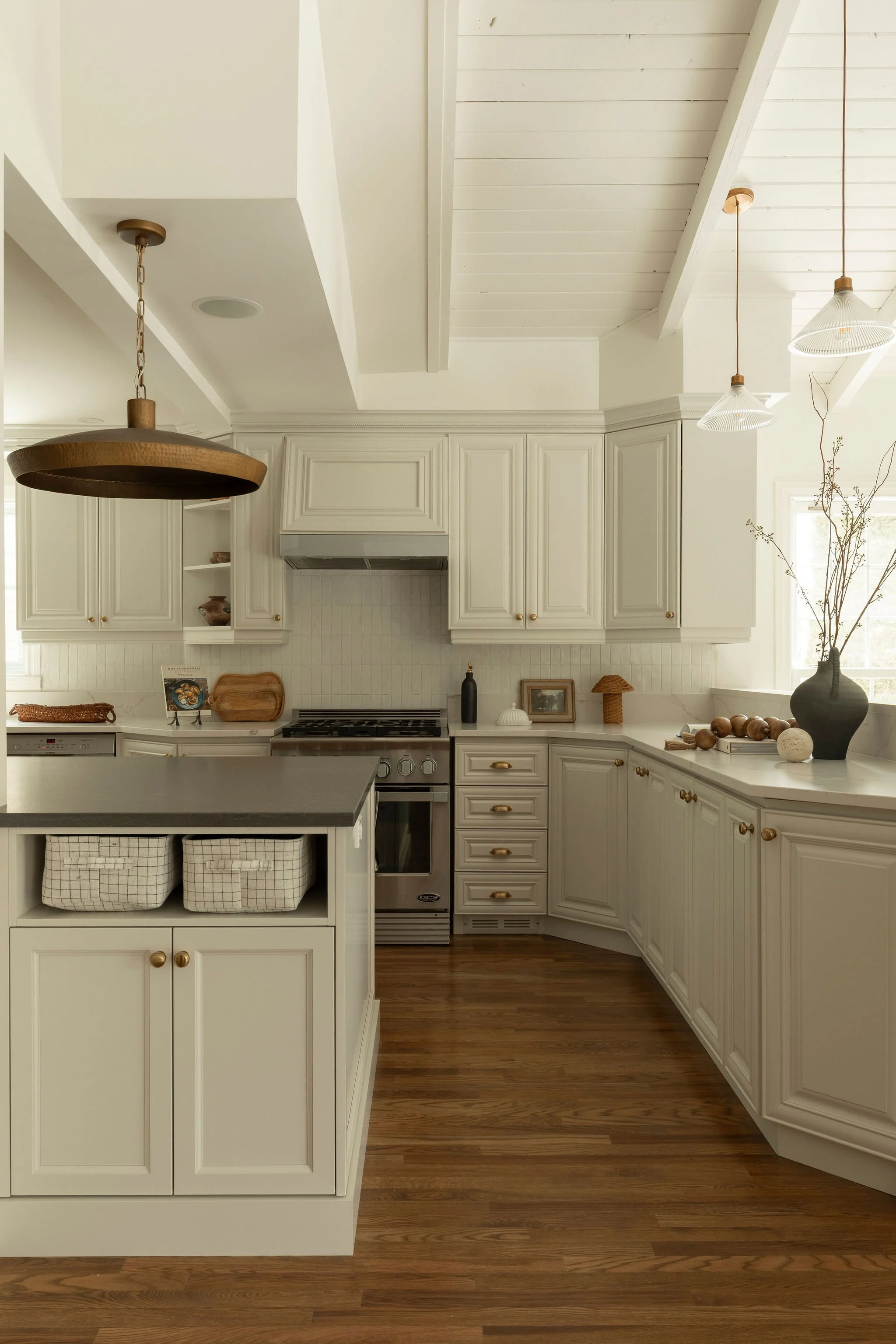 M ton intérieur -rénovation-cuisine-armoires-poutres-luminaires.jpg