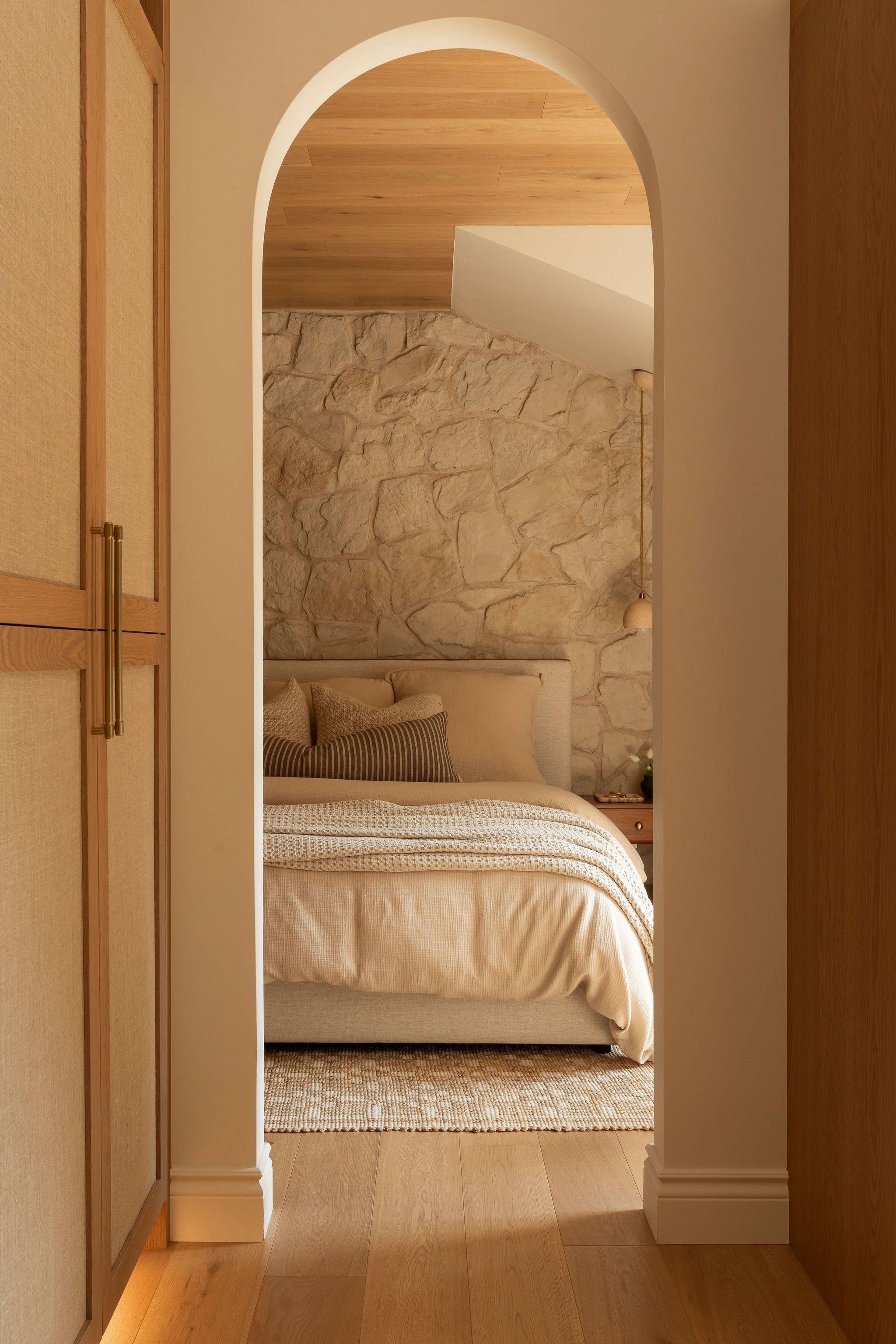 M ton intérieur-arche-chambre-pierre-rangement.jpg