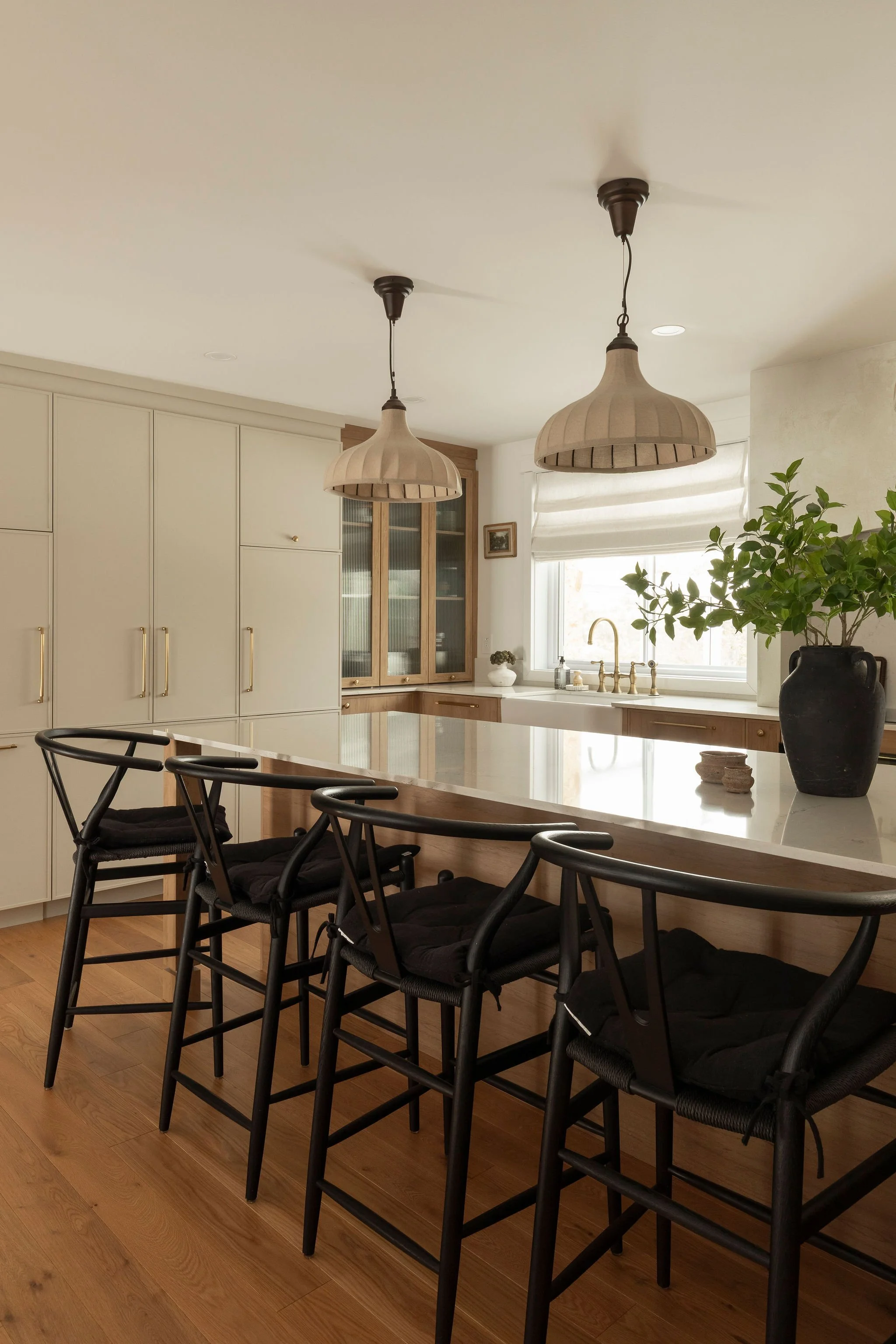 M ton intérieur-Cuisine-Rénovation-hotte-luminaires-îlot.jpg