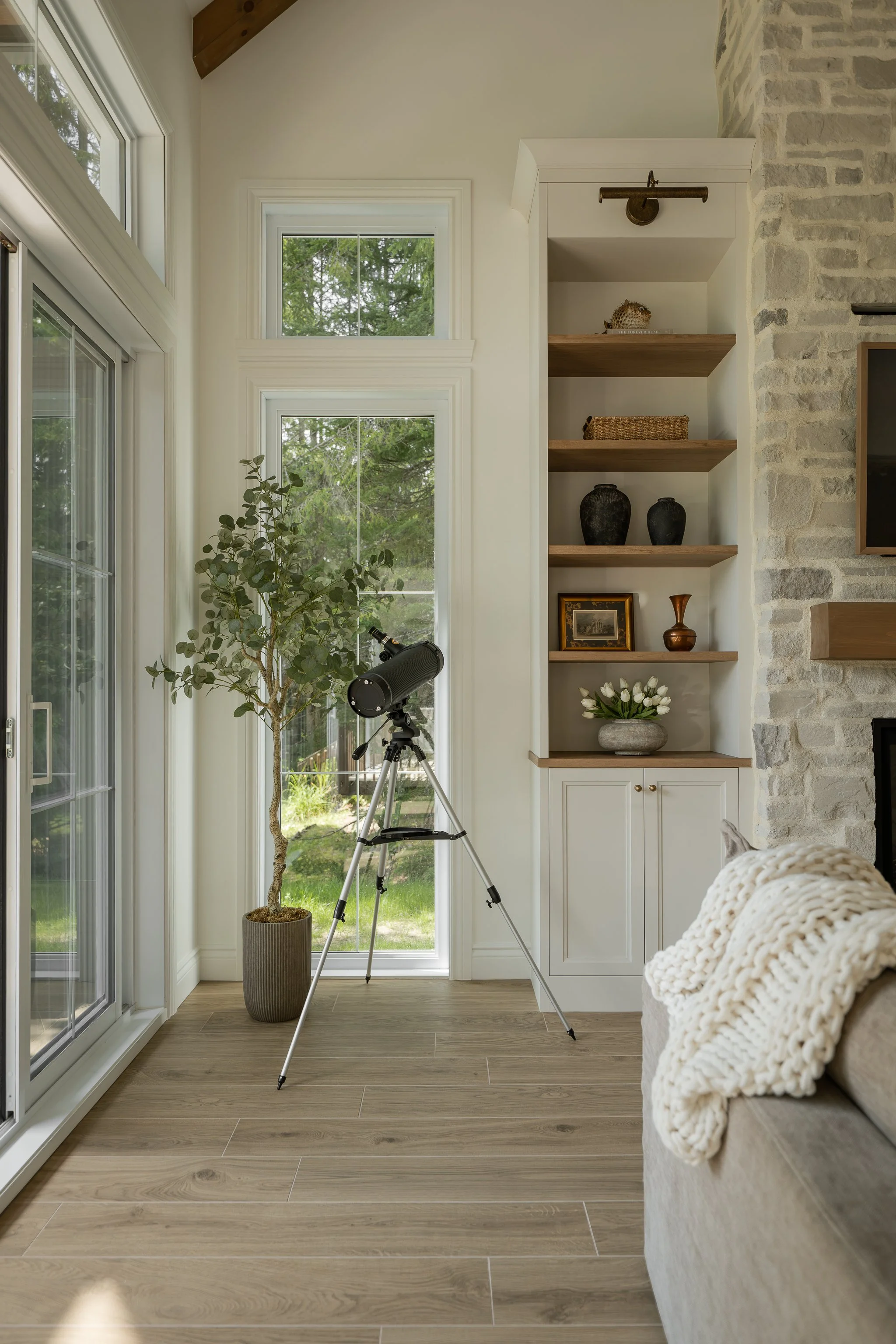 M ton intérieur-salon-built-in-foyer-pierre-lacdespiles.JPG