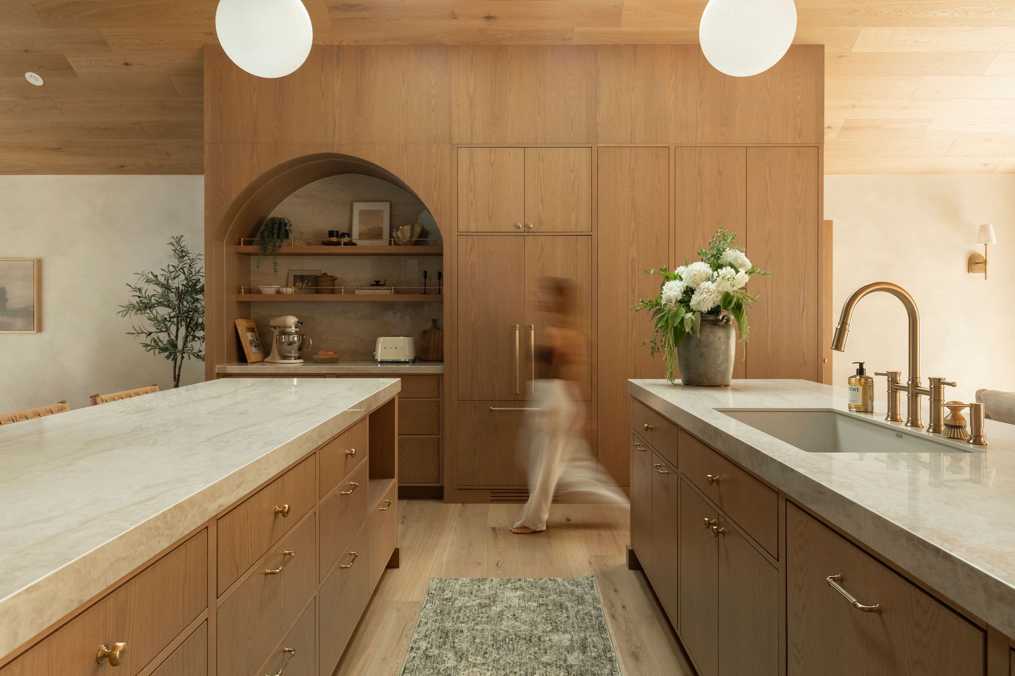 M ton intérieur-cuisine-bois-plafond-pierre.jpg