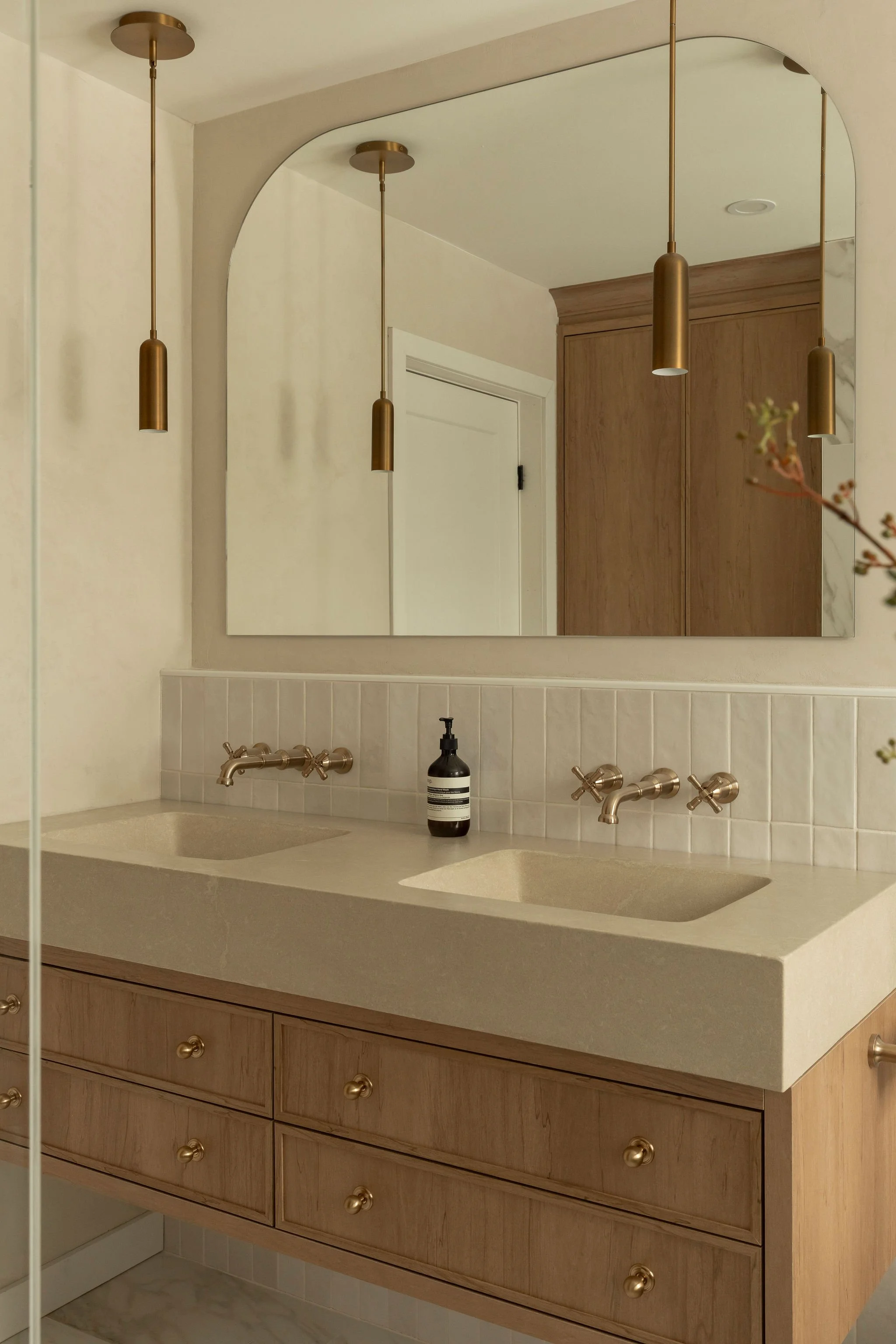 M ton intérieur-Rénovation-Salle de bain-miroir-luminaires.jpg