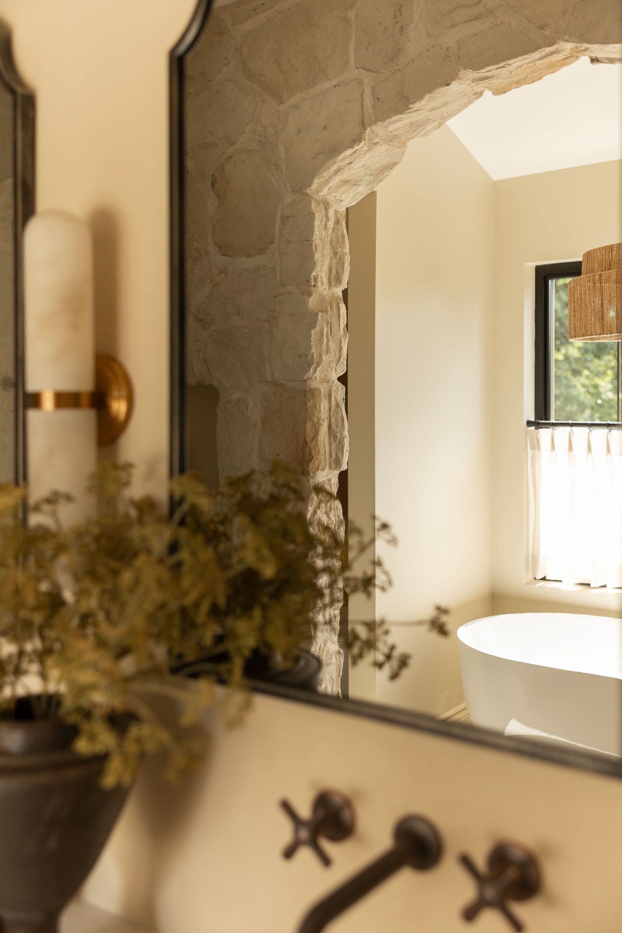 Salle de bain-pierre-arche-M ton intérieur-miroir.jpg
