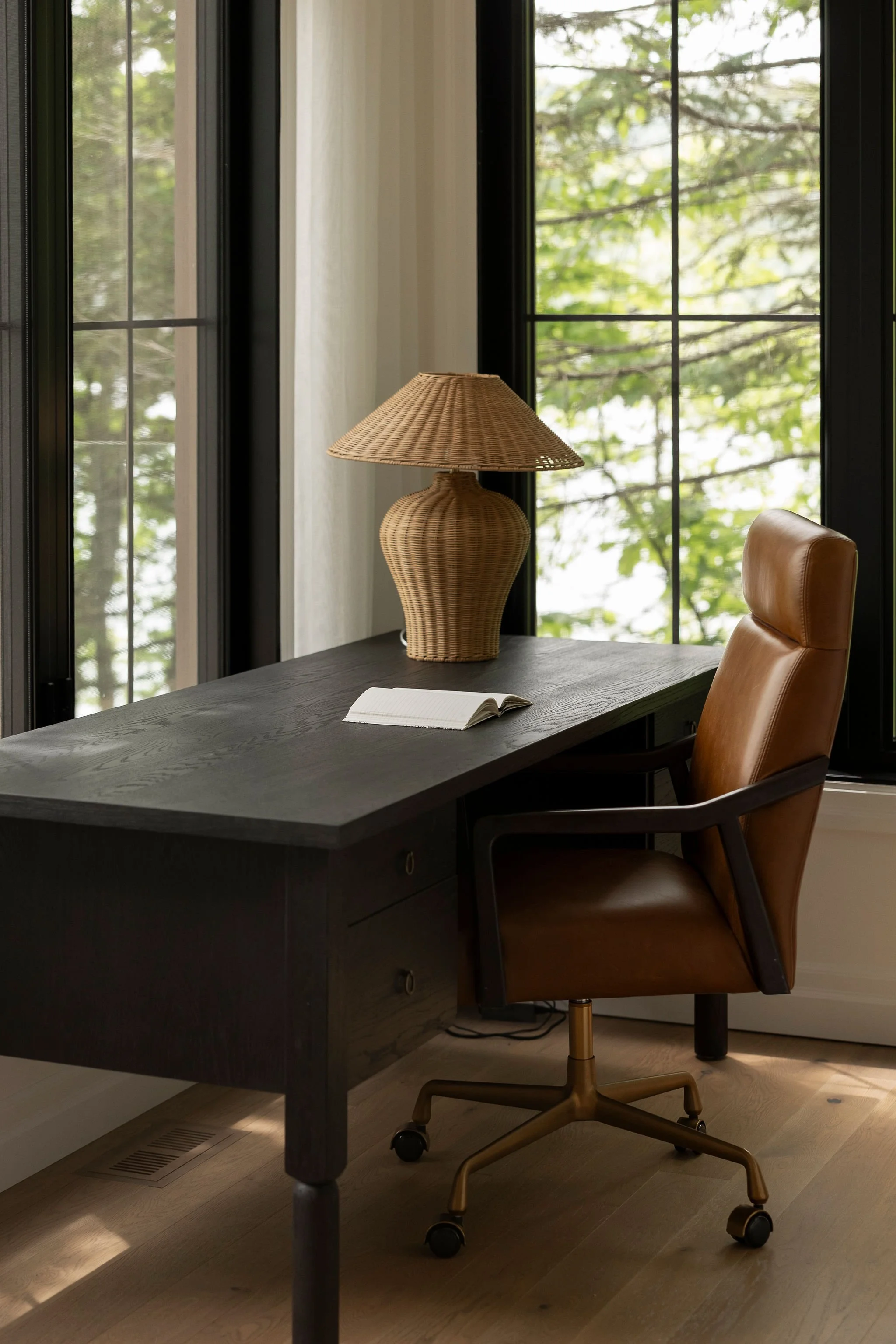 Mtonintérieur-Bureau-Rénovation-Frontenac-Bord de l'eau.jpg