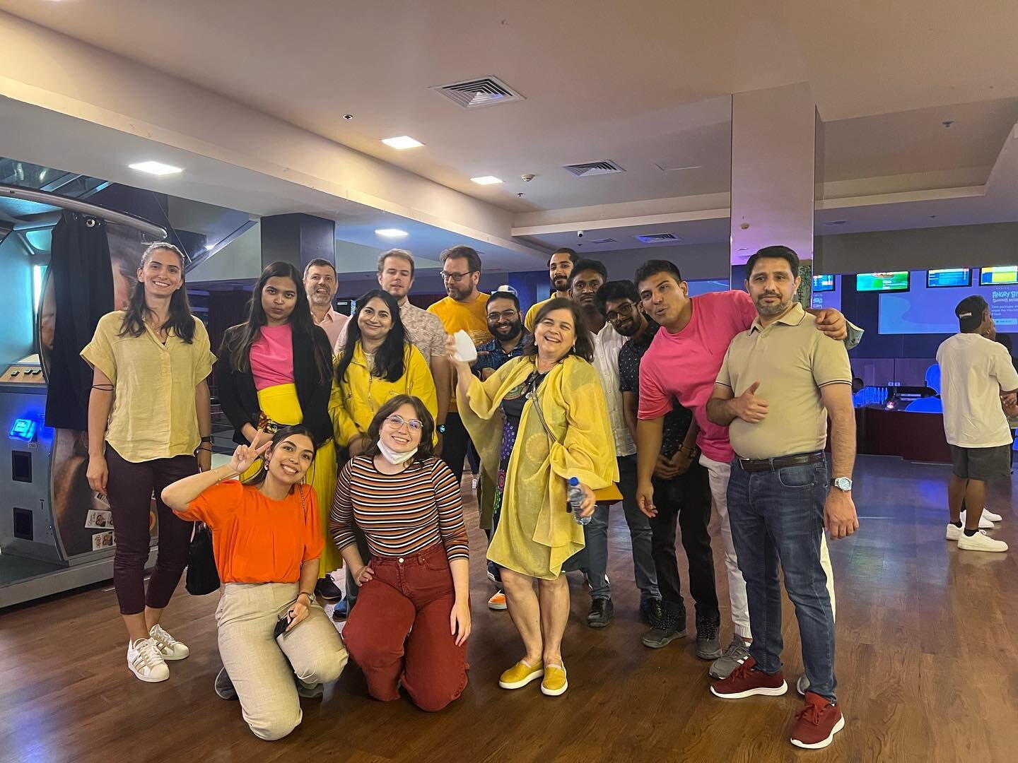 SOMETIMES IT HAS TO BE BOWLING&hellip;.. to make architects wear something colourful.
#wwfca #wwfarchitects #bowling #teambuilding #bestteamever💪
