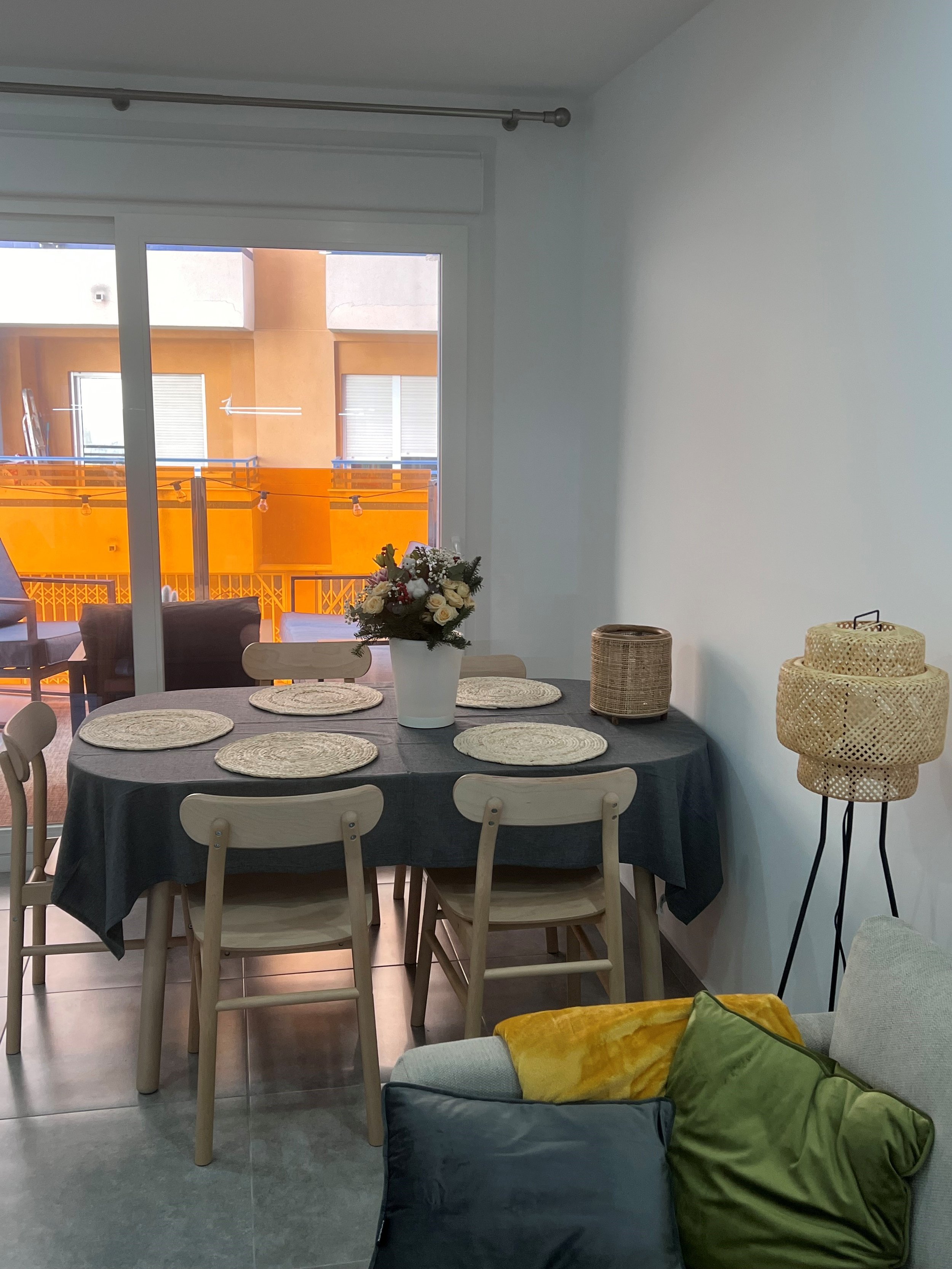 keittiön pöytä.jpg