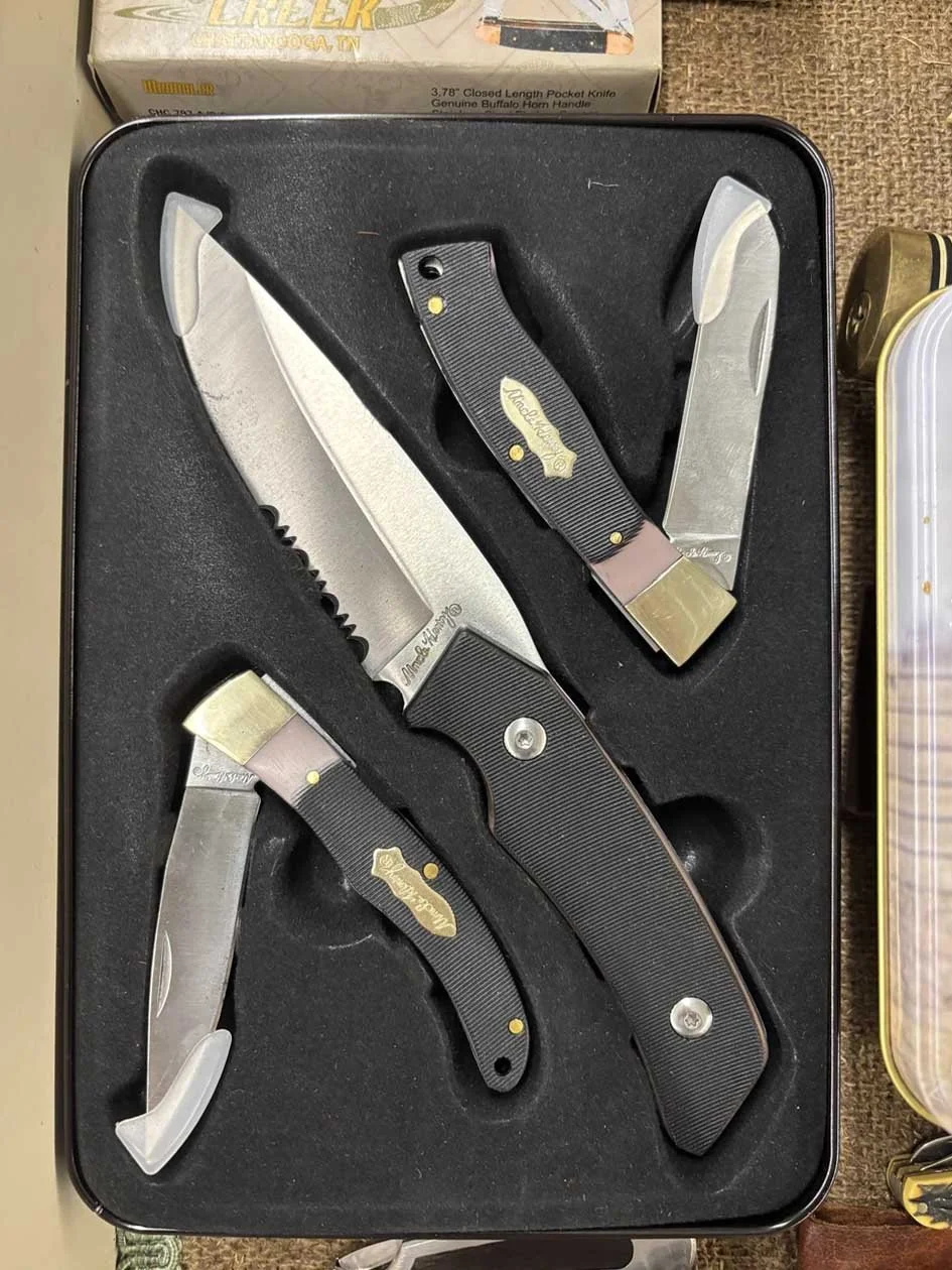  hunting knives 