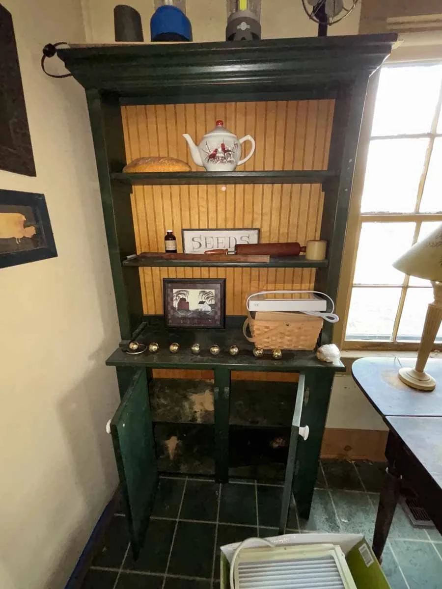  furniture and home goods 