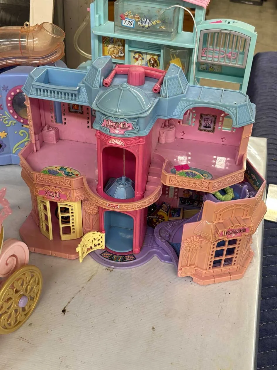  doll house hotel 