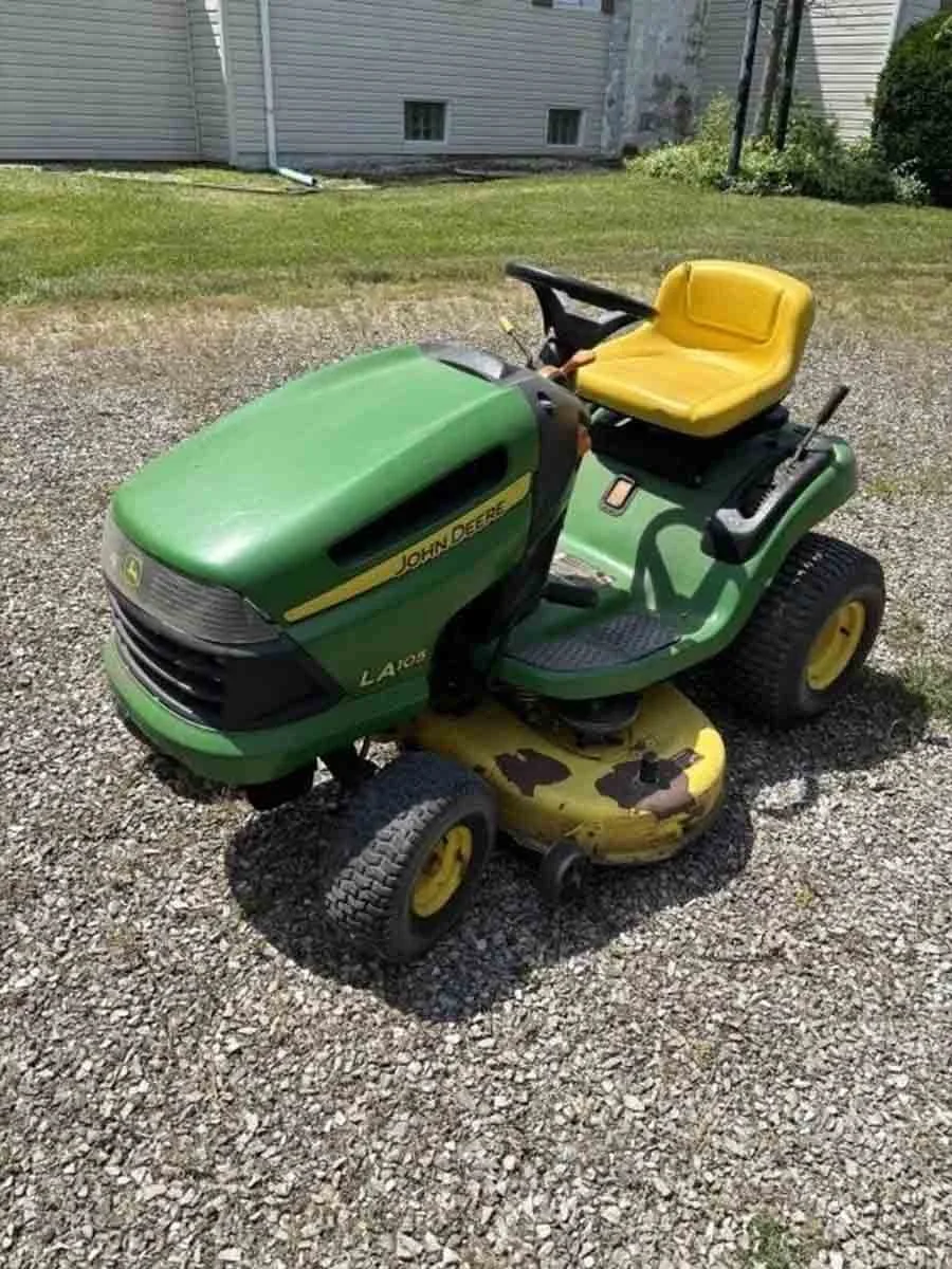  John Deere lawn mower 