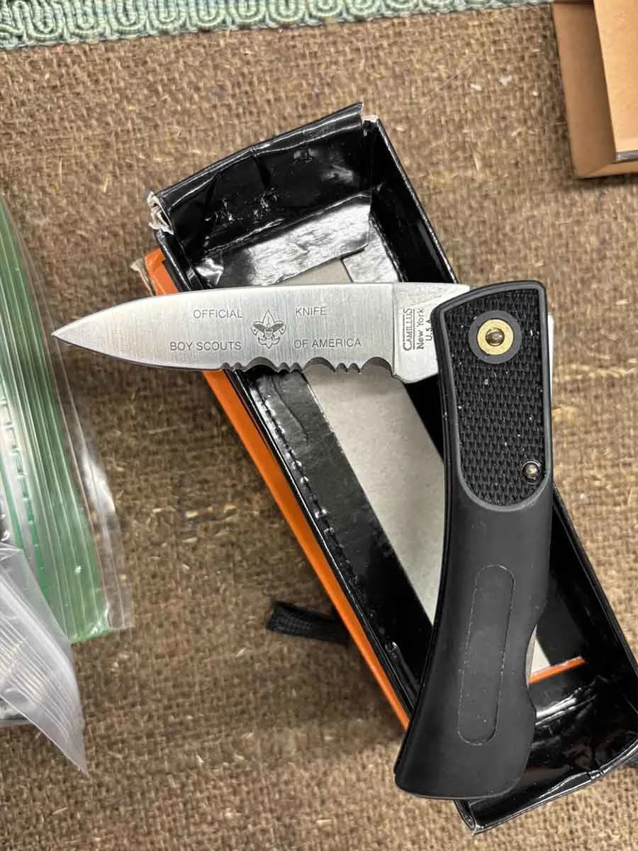  Hunting knives 