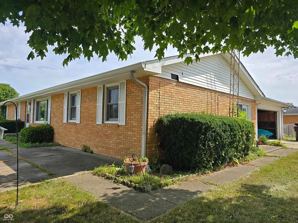 8925 Walnut StreetTaylorsville, IN 47280
