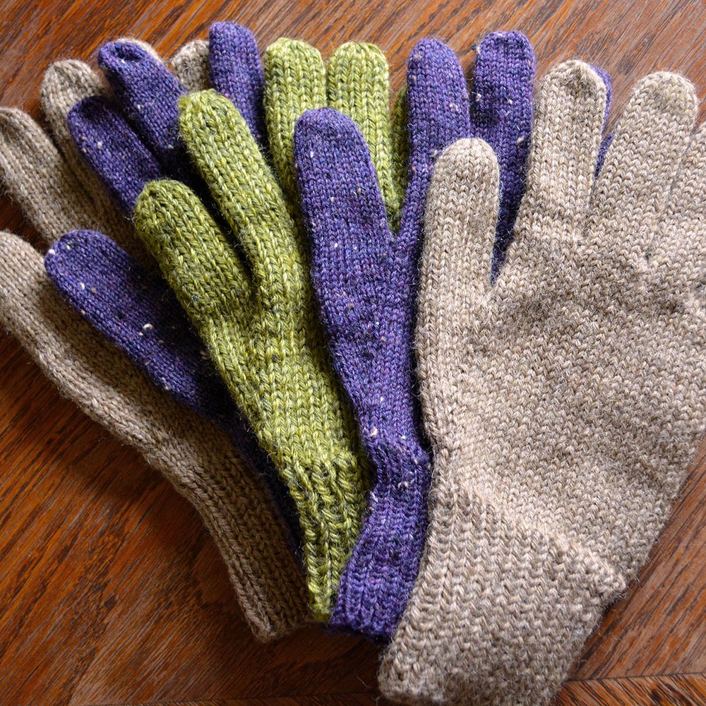 Super-cosy cable gloves - adult sizes - easy