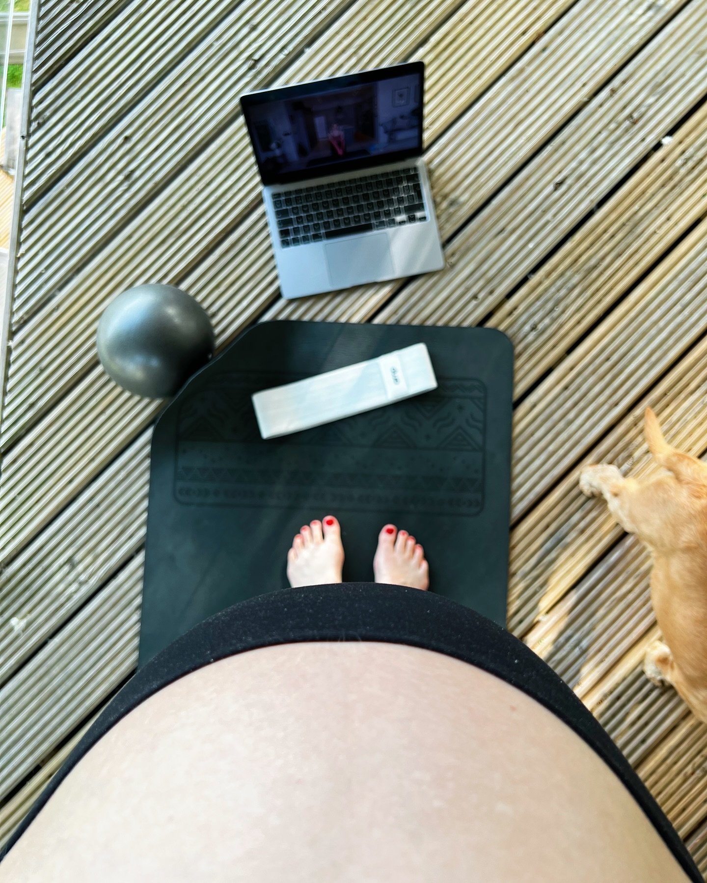 Our favourite way to begin a Saturday 🧘&zwj;♀️