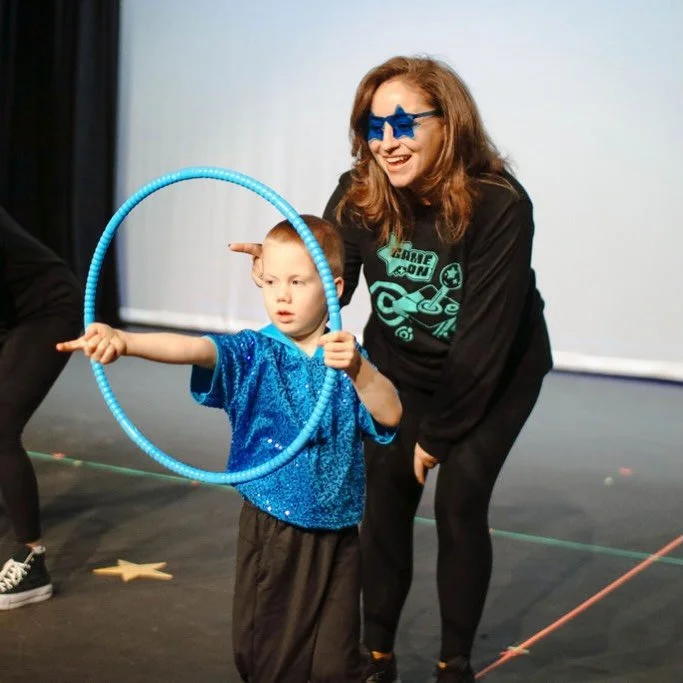 You&rsquo;ve done the park, library storytime, and even that messy craft at home. How about something new next weekend? 

Our Mini MOVES Open House gives your little one the freedom to dance, explore, and socialize, while you enjoy a morning of conne