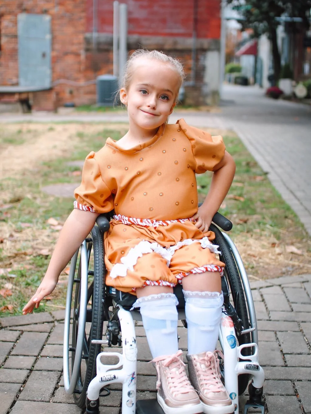 Hey&hellip; we think you&rsquo;d really love it here! 

If you&rsquo;re a wheelchair user looking to try something new, this is for you! 

Come see us on May 11th for our FREE Wheelchair Dance Open House at our Bellevue studio. Meet your instructor, 