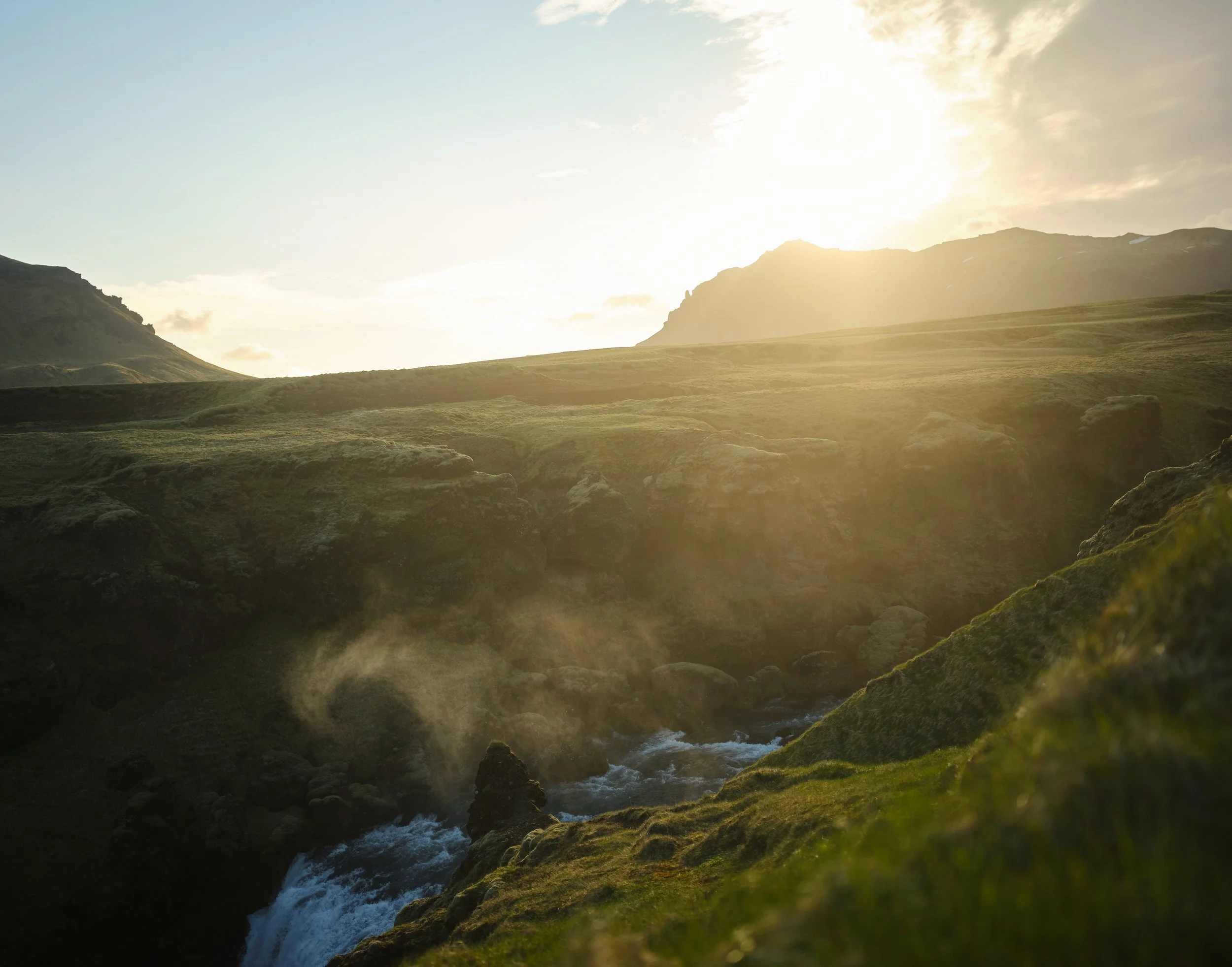 Iceland_05_Skógafoss_Waterfall_198.jpg