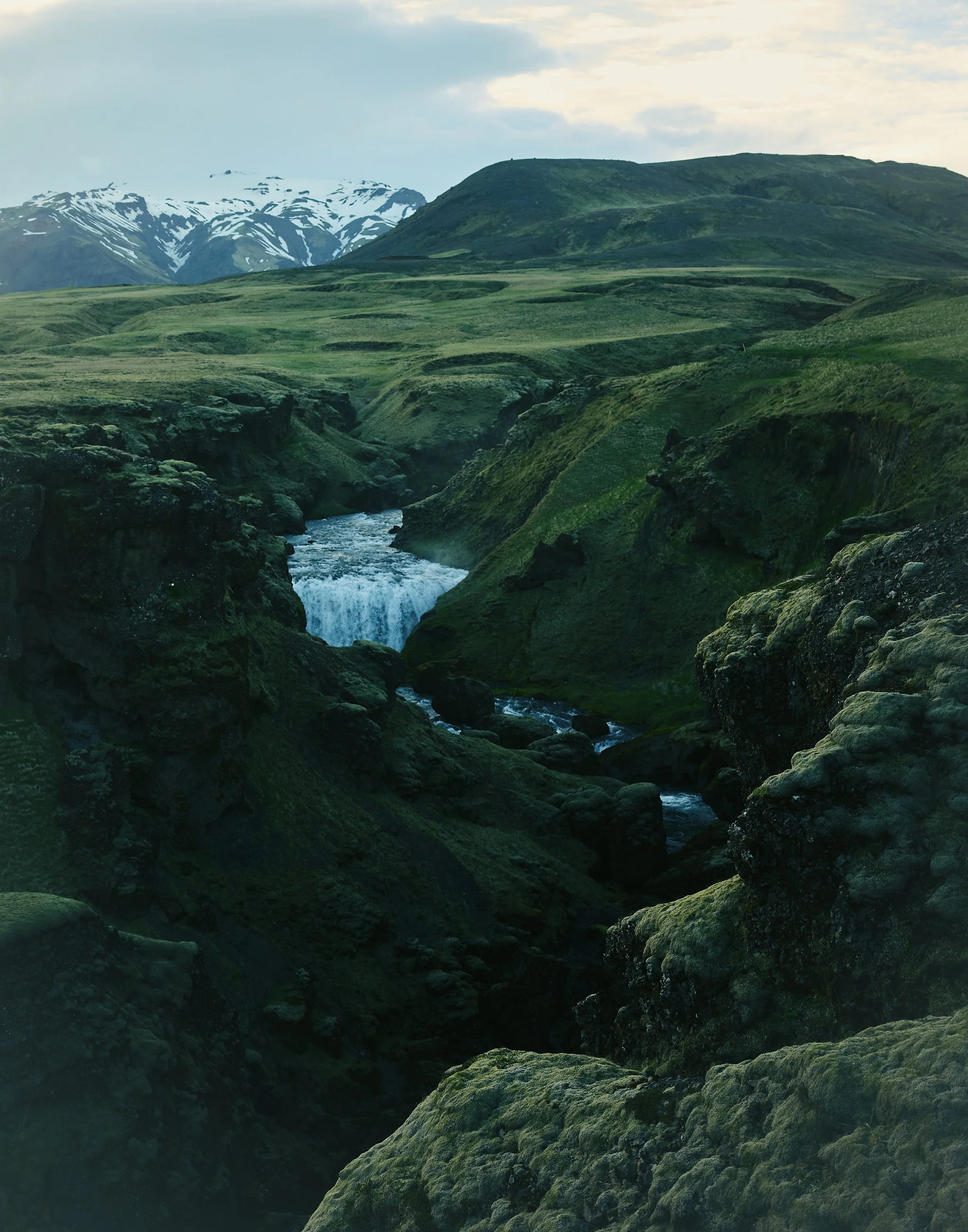 Iceland_05_Skógafoss_Waterfall_186.jpg