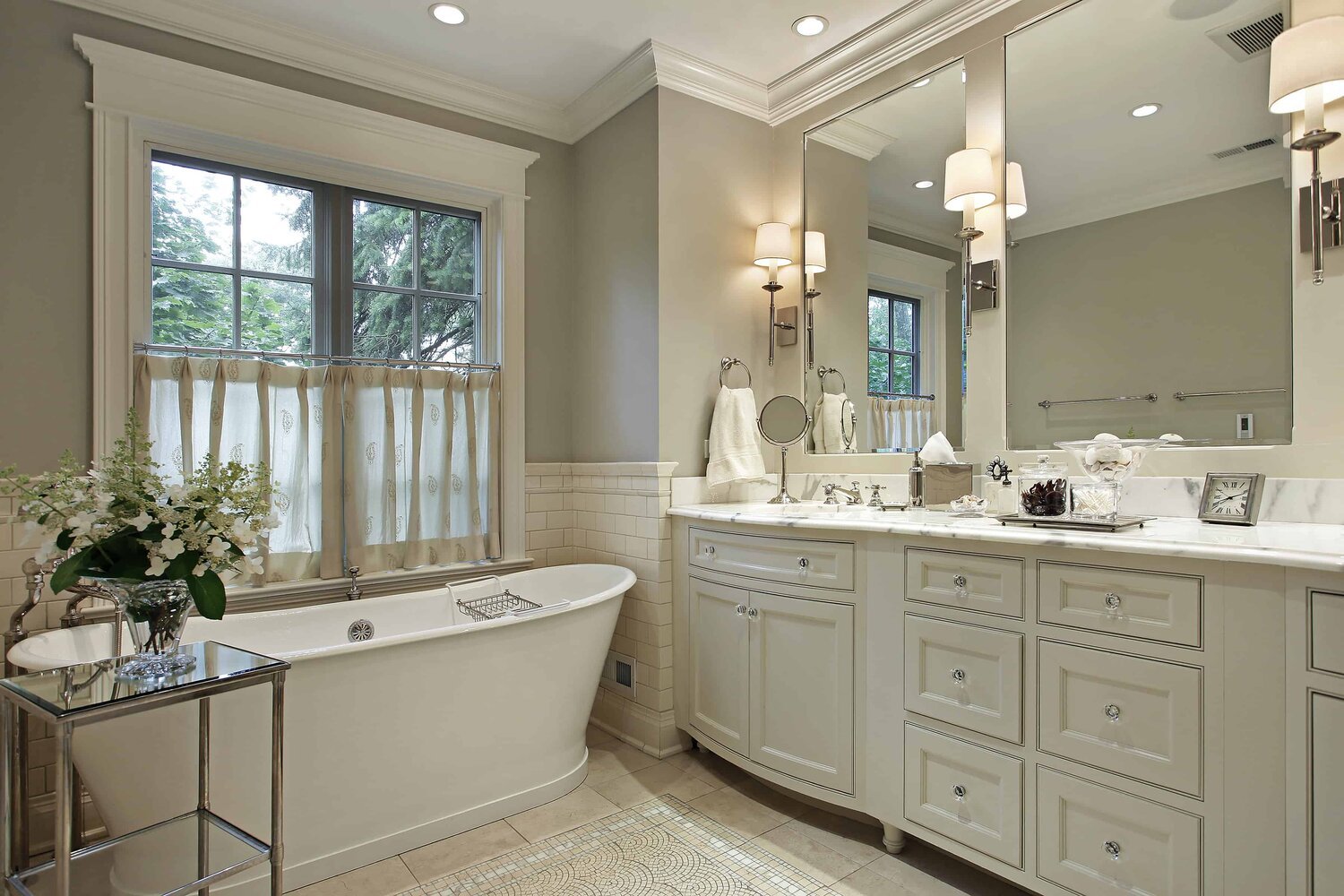 Bathroom design from the Hardwood Construction gallery