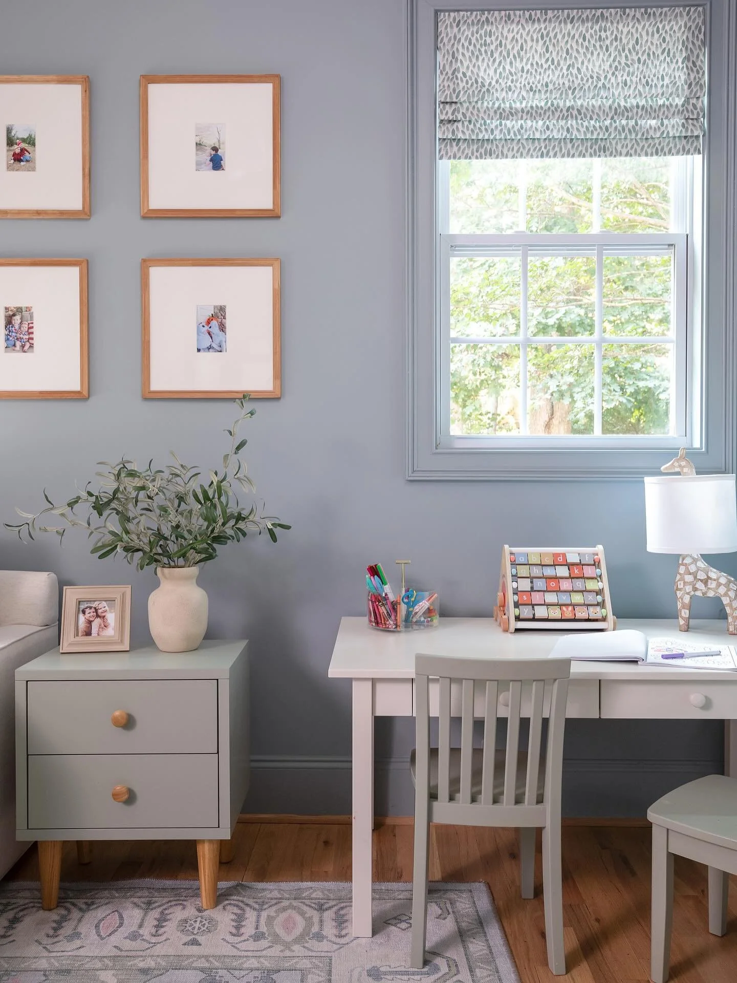 Stay cool today, friends. 🩵

📸 @catwilbornephotography 
🪟 @germanidesign 
.
.
.
.
.
.
.
#playroominspiration #playroomdecor #interiordesign #raleighinteriordesign #caryinteriordesign #caryinteriordesigner #colordrenching @potterybarnkids