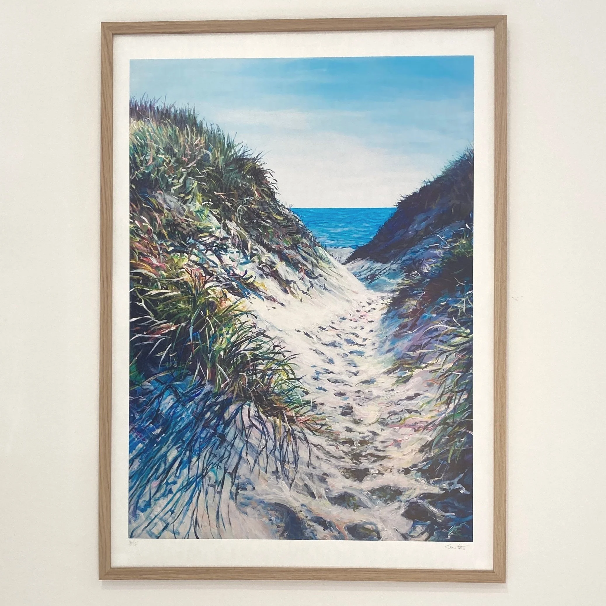 KUNSTTRYK NR 13 
LIMITED EDITION 1-15
Signeret og nummereret  70 x 50 
Pris uden ramme 1300kr
Trykt på eksklusivt filtbaseret papir med let struktur og satinmat overflade 210gr.