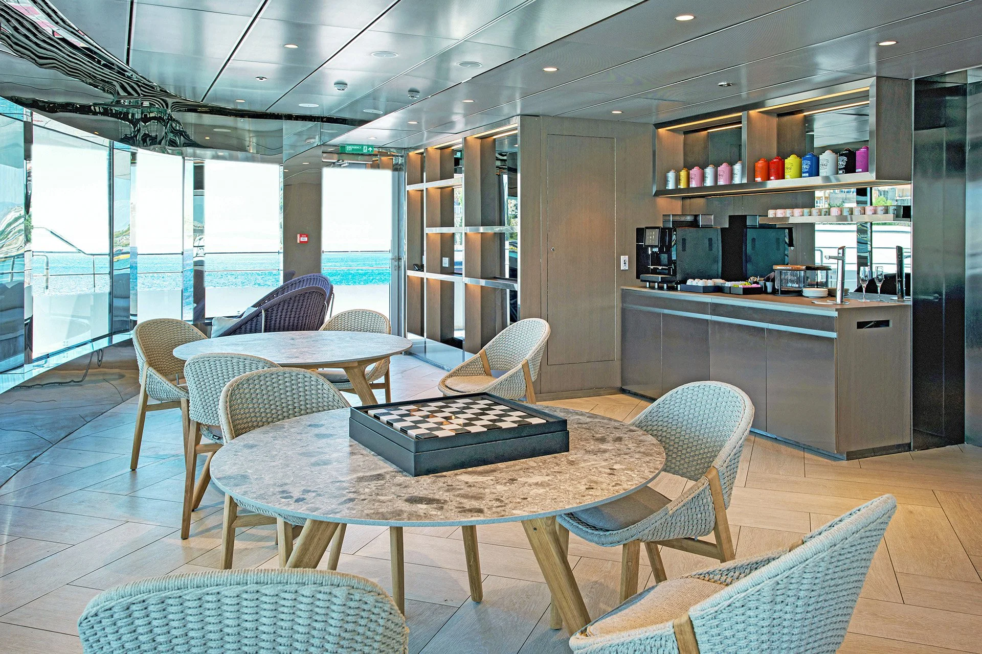 Emerald Sakara_Foto_Misav Mesek_MSK26951 copy 2.jpg