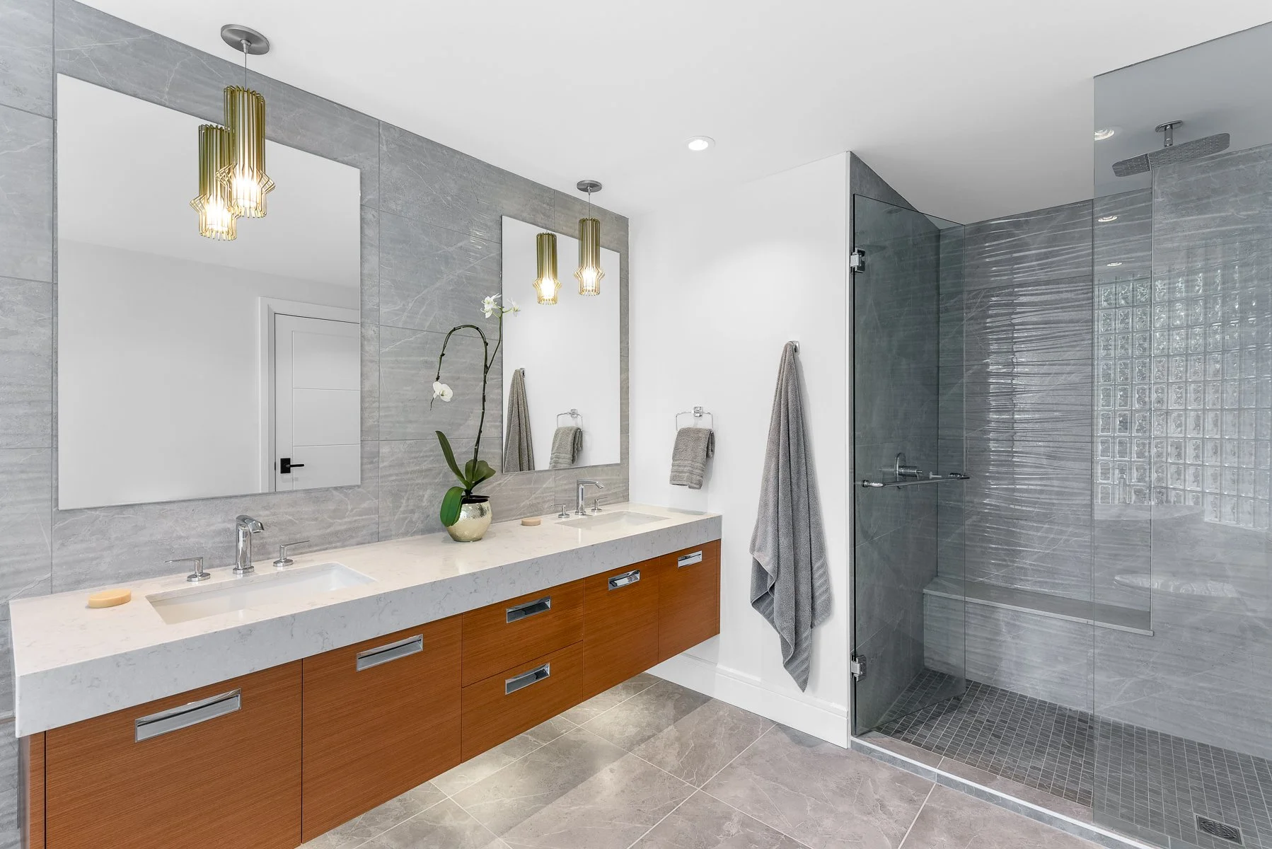 15050-Prospect-Ave-White-Rock-360hometours-35s.jpg