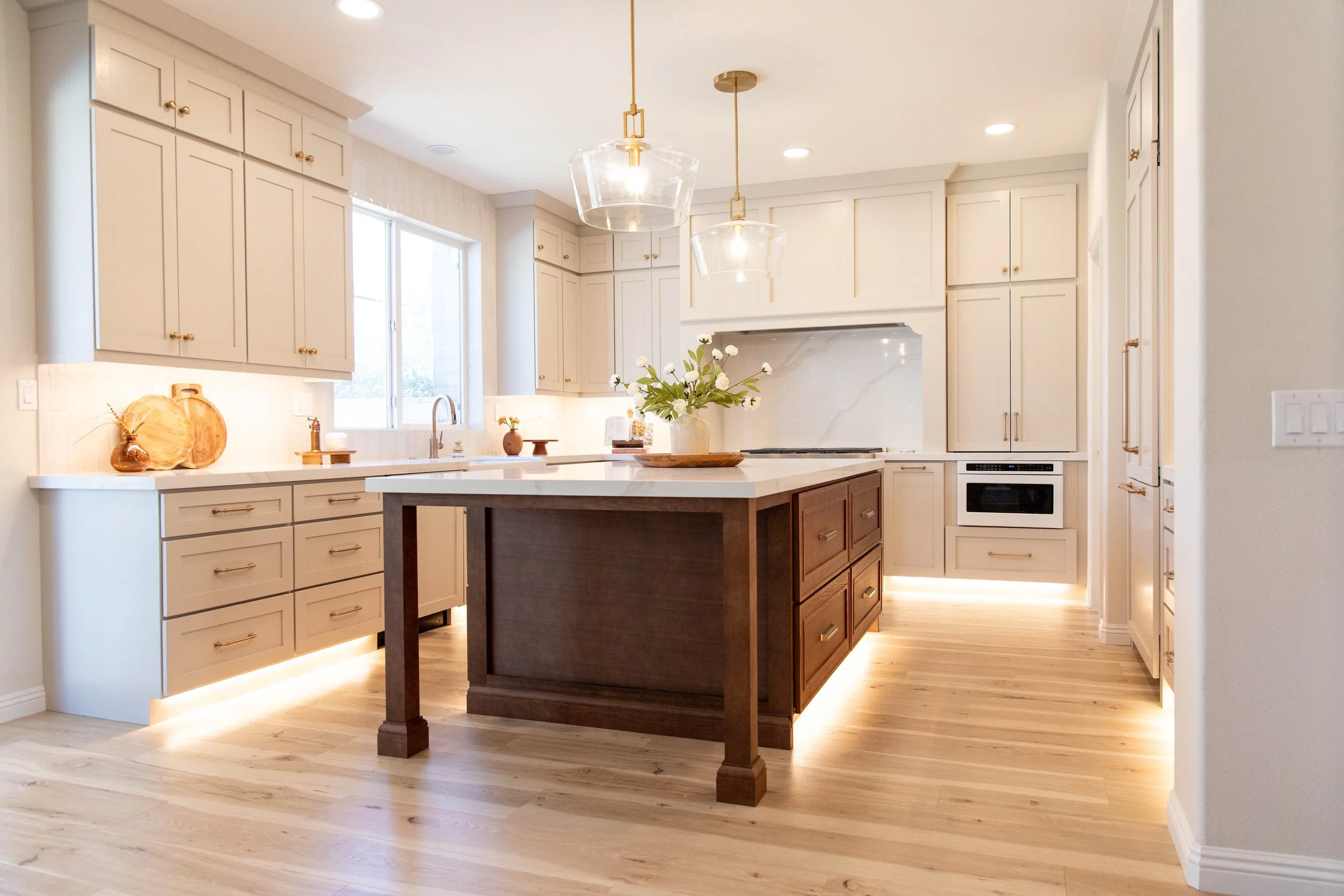 Kitchen by Munoz Woodworks Inc