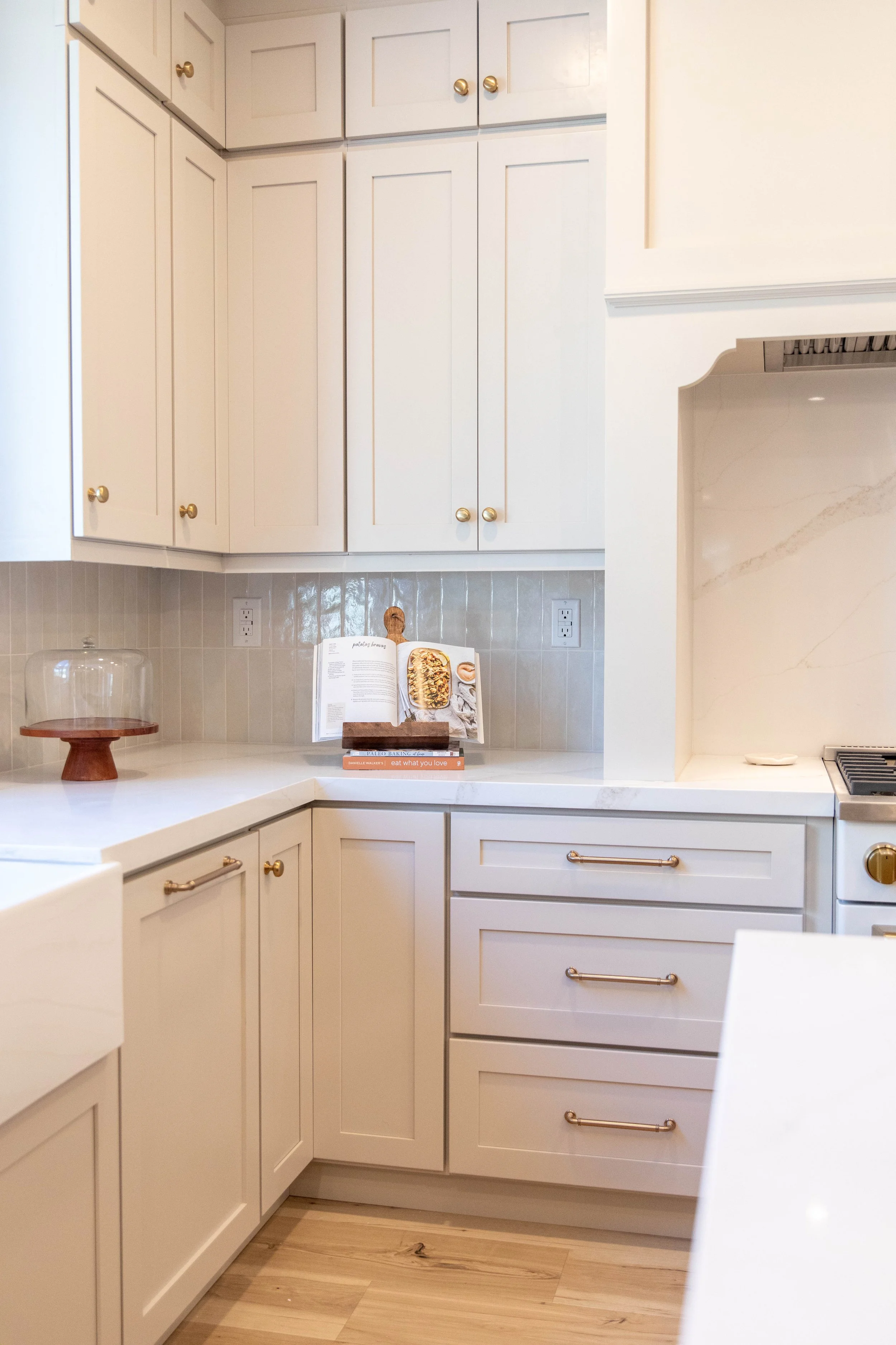Traditional/Transitional Kitchen Remodel by Munoz Woodworks Inc project photo 4