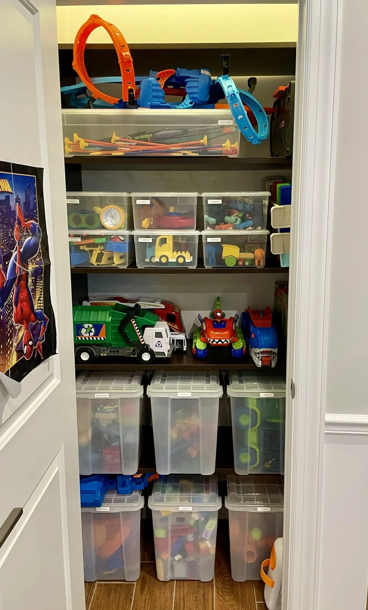 Professional Home Organizer in Chicago. Kids playroom after organizing.