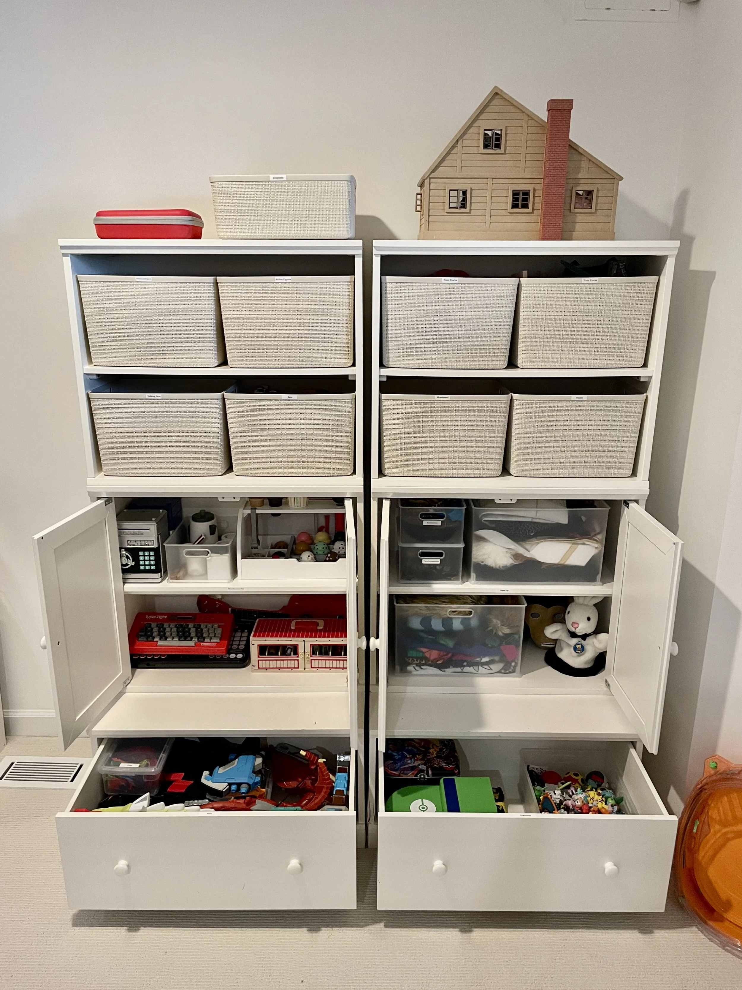 Professional Home Organizer in Chicago. Kids playroom after organizing.