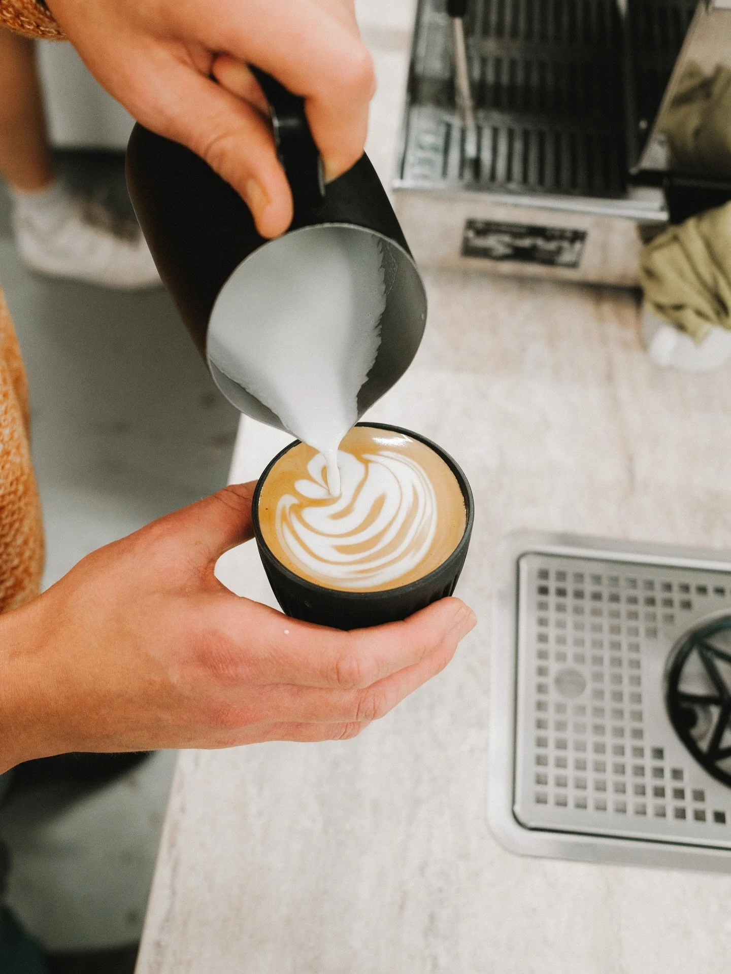 Silky milky brews on with our mates Tim, Nick and Rory @cheshirecoffeeco 🥛 
Lots of fun coffee stuff to browse Tuesdays- Saturdays with water-based espresso options also available ☕️