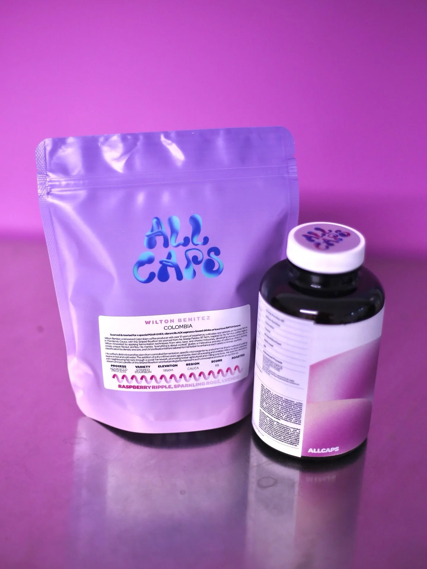 Newness online now to brighten your mornings from the one & only Wilton Benitez ✨ 
We feel privileged to have secured this bright, juicy and effervescent Striped Bourbon lot from one of the top producers in the industry. 
This one reminds us of