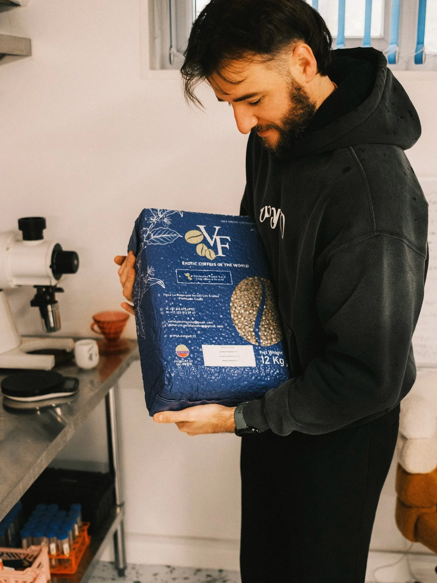 Cradling our latest release from Wilton Benitez like a newborn. 

We&rsquo;ve been having loads of fun brewing up this vibrant, juicy and nuanced Striped Bourbon in the Roastery.

Brighten up your morning routine with the good stuff before it&rsquo;s