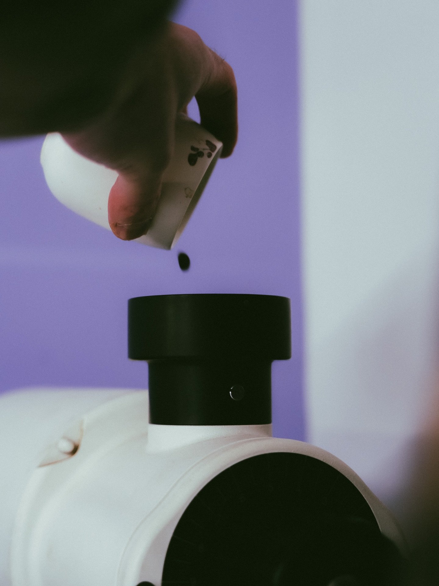 Running low on the good stuff heading into a new week?

We are proud to showcase standout varietals and lots of fun processing methods from some of the worlds best producers to keep you topped up 🍓🍯🫟🌸