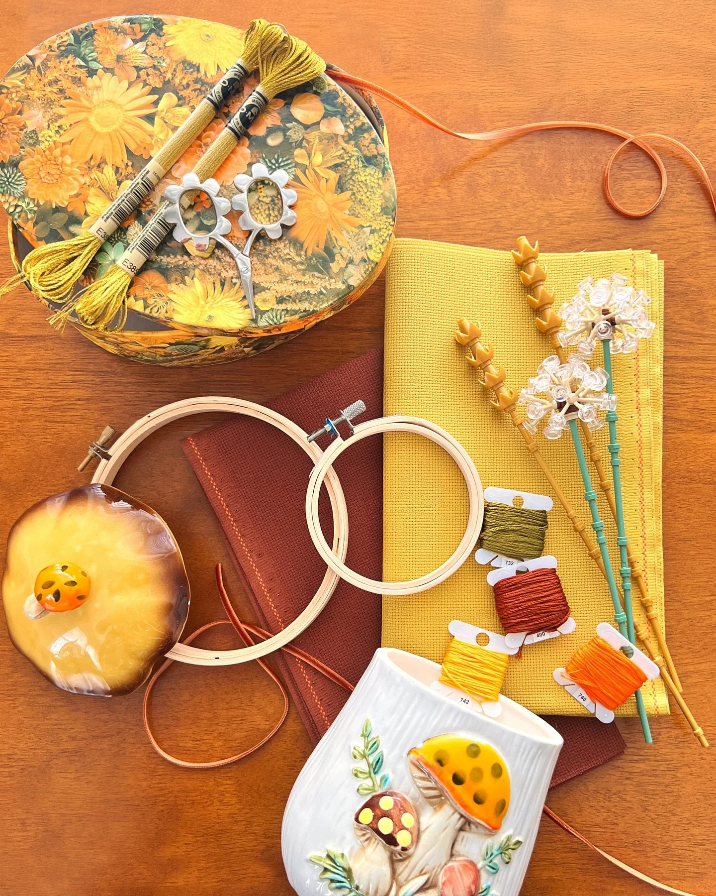 My absolute favorite fiber arts store in Kansas City @yarnsocialkc has started carrying this beautiful @zweigartneedleworkfabrics cross stitch fabric. I really couldn&rsquo;t purchase this beautiful yellow and brown fast enough. 🌼🤎🍄&zwj;🟫

I have