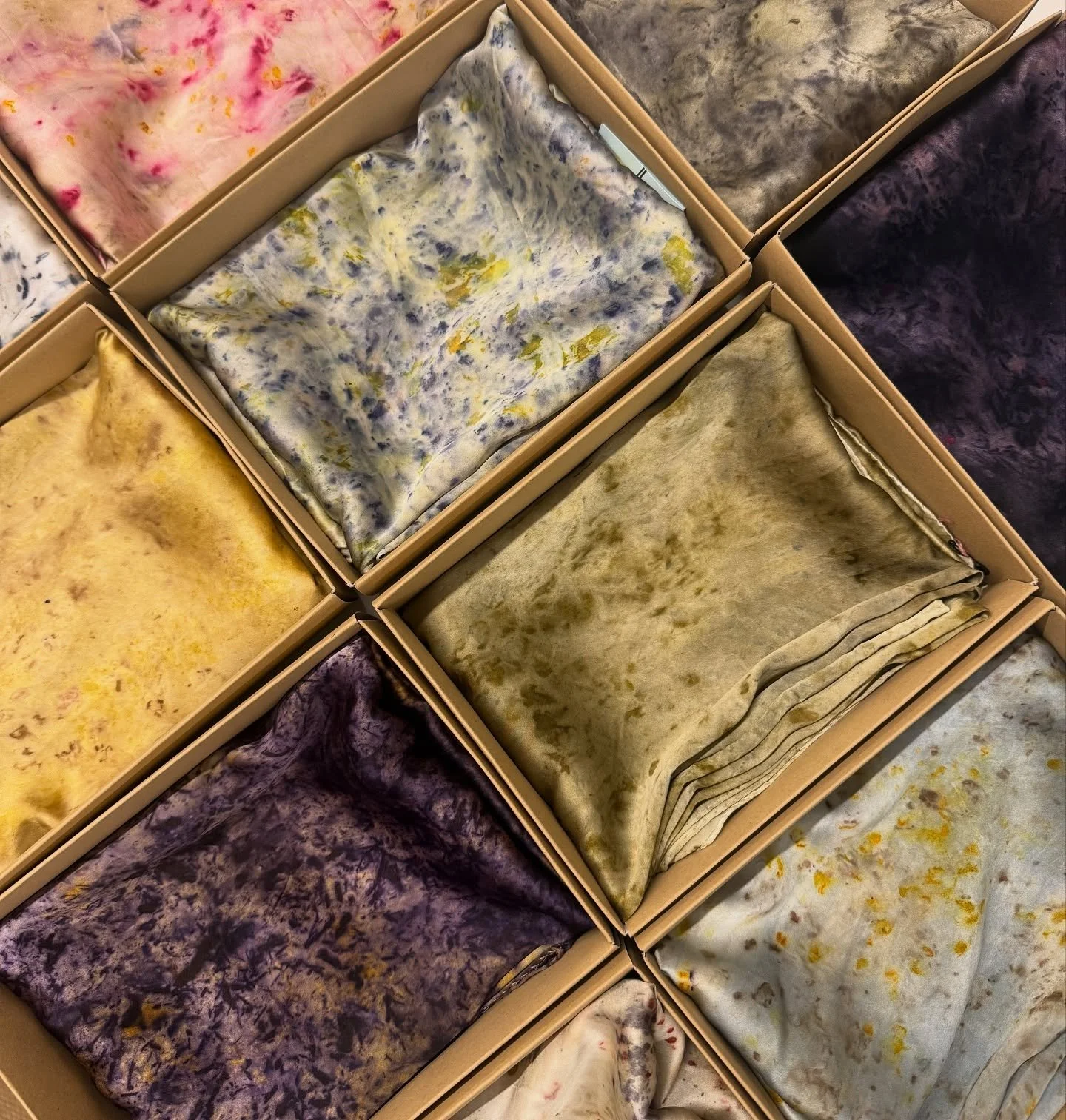 New collection of silk eye masks (perfect for meditation), silk sleep masks (perfect for sleeping or travelling) and silk scarves are off to @gbcornergifts ✨ find them soon at the @hotelgrandebretagne shop 🌸🌿 all naturally dyed with plants, and one
