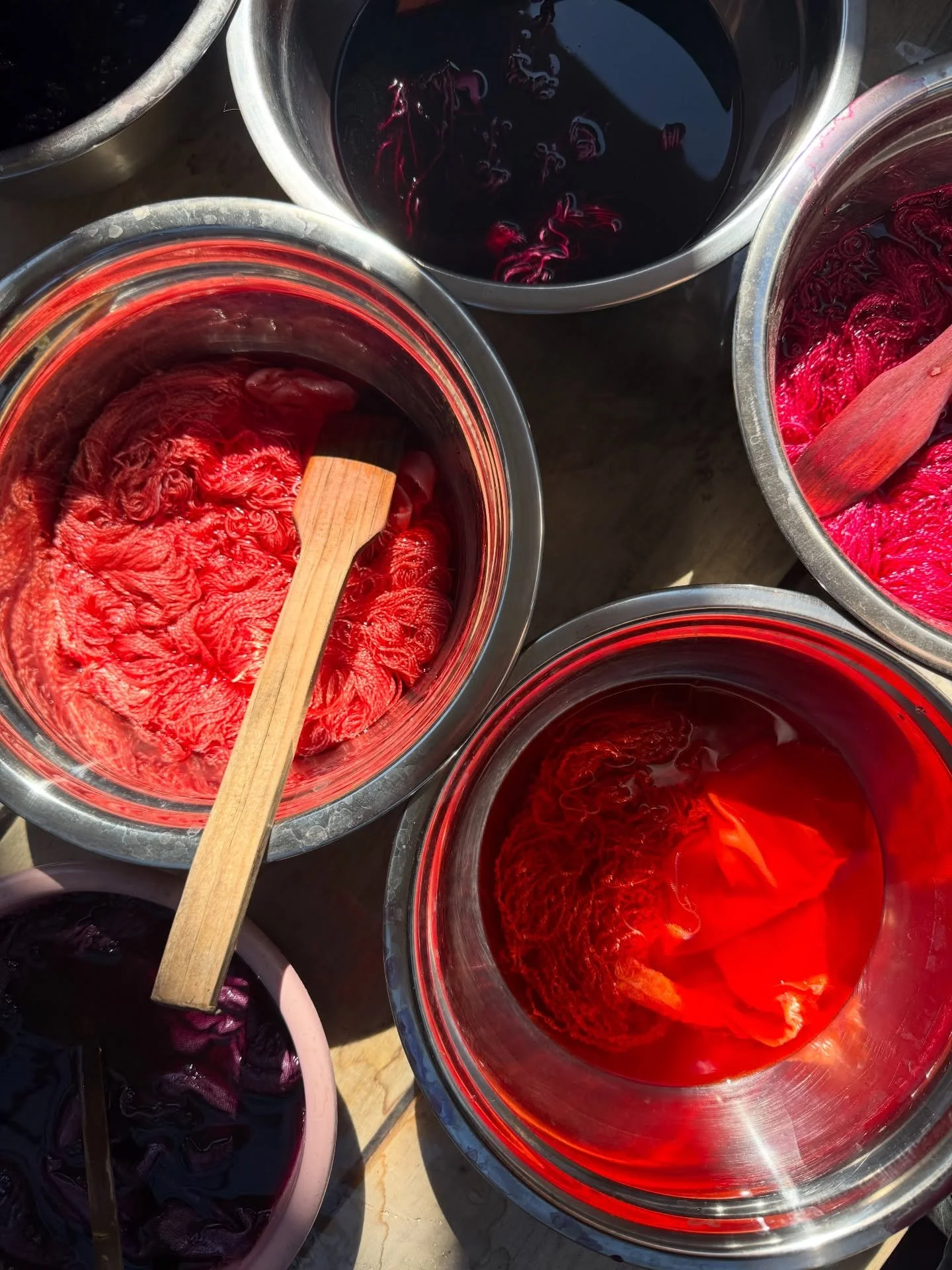 &Alpha;&upsilon;&tau;ό &tau;&omicron; &Sigma;ά&beta;&beta;&alpha;&tau;&omicron; &theta;&alpha; &gamma;ί&nu;&epsilon;&iota; έ&nu;&alpha; special natural dyeing workshop &sigma;&tau;&omicron; &epsilon;&rho;&gamma;&alpha;&sigma;&tau;ή&rho;&iota;&omicron