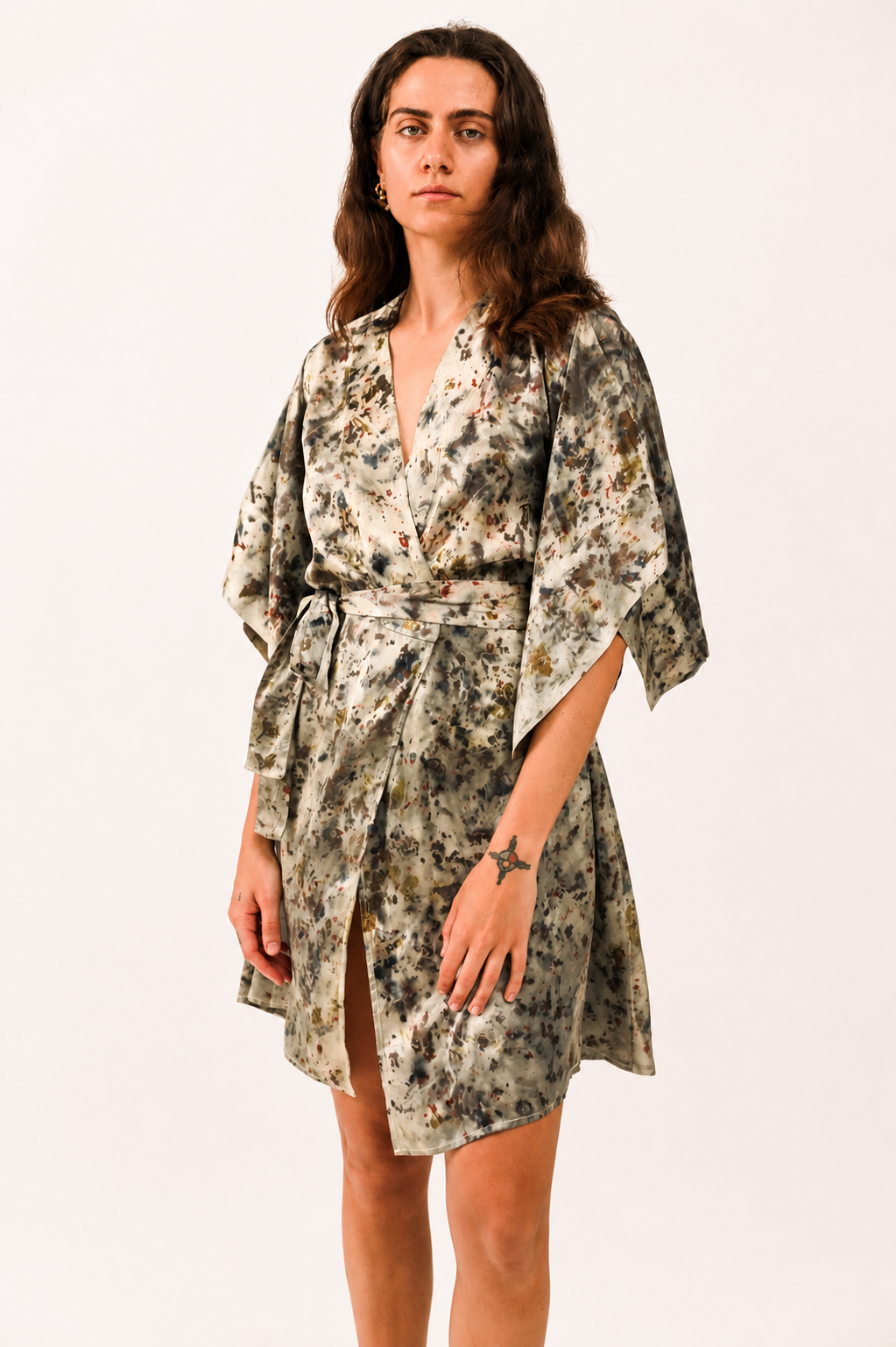 Oneiro Short Silk Kimono