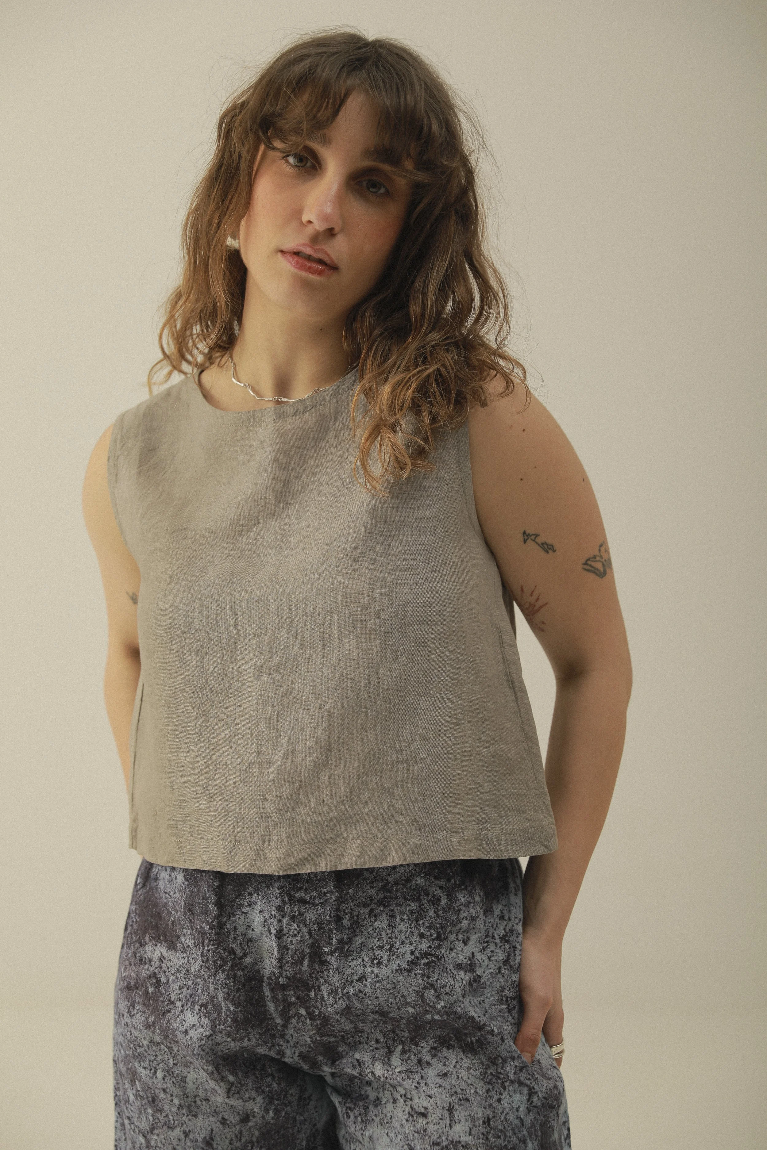 GreyLinenTopSleevelessFront.jpg