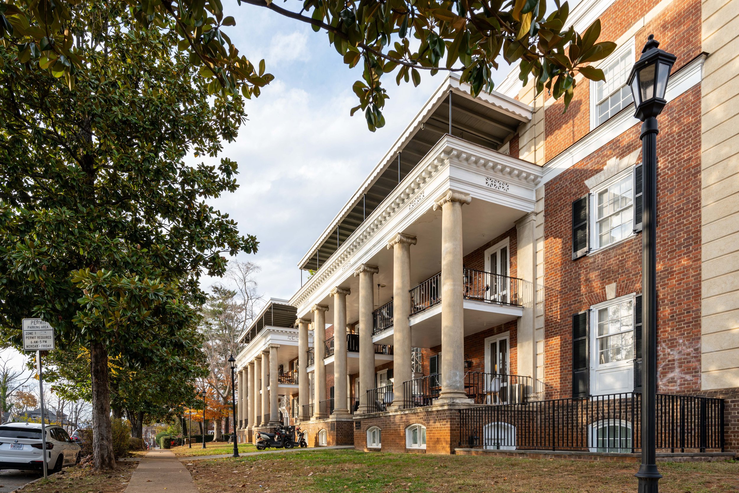 PRESTON COURT APARTMENTS