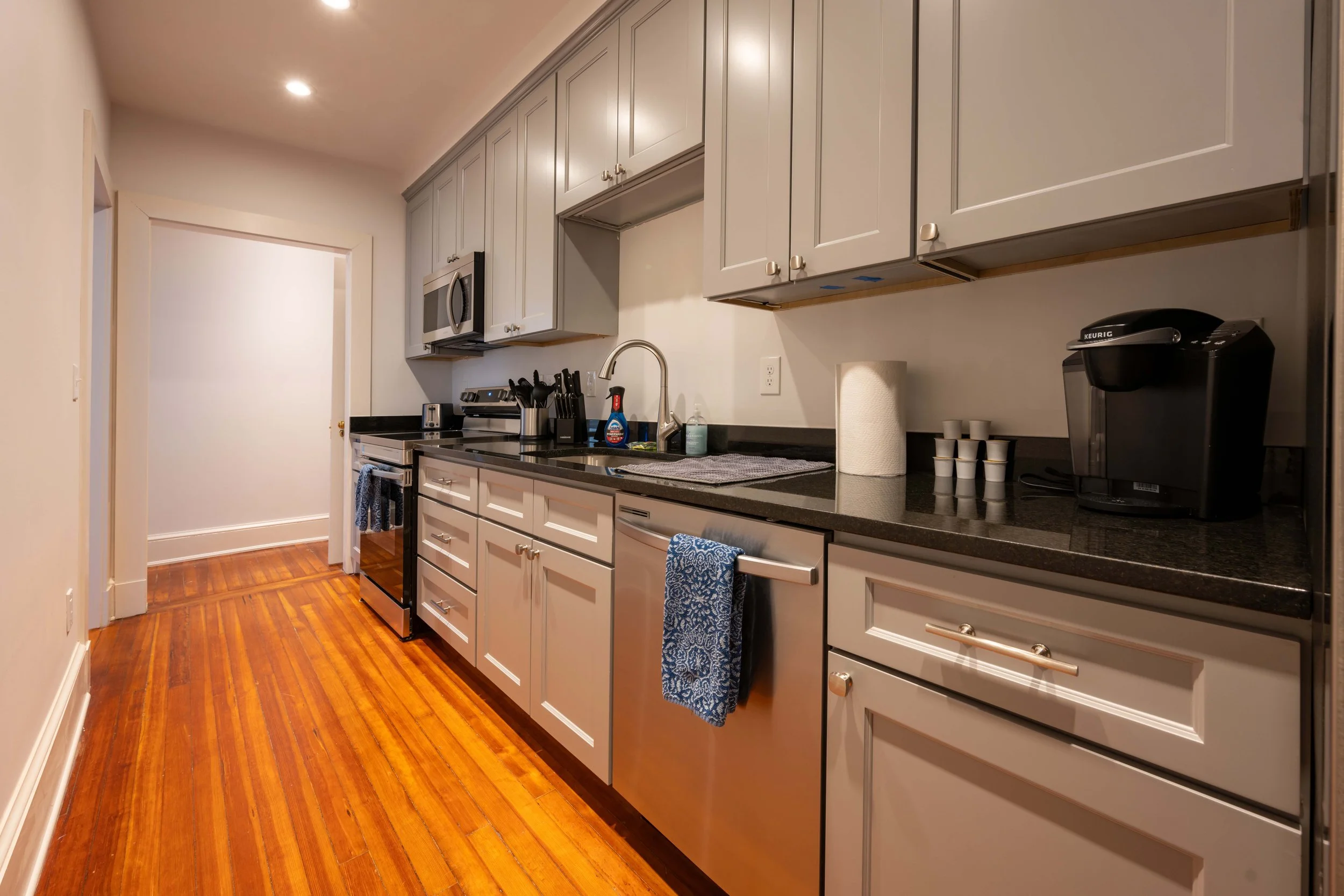 64 University Way-02.jpg