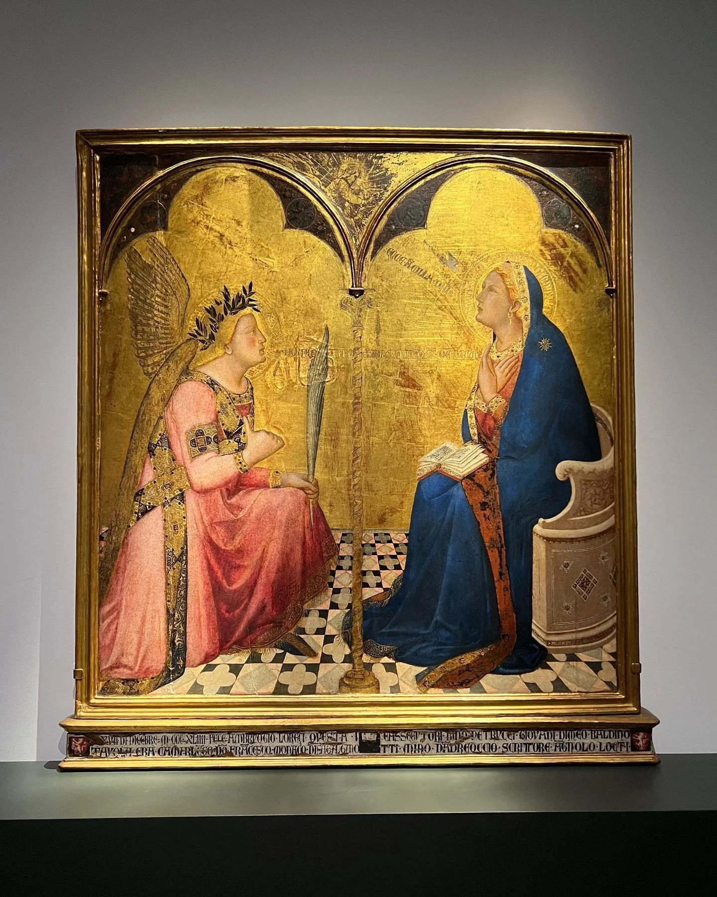 &ldquo;The Annunciation&rdquo; by the master painter Ambrogio Lorenzetti, 1344, tempera and gold leaf on panel in the incredible show of religious #paintings, #sculptures and textiles from Siena @metmuseum. One of the last works of the #artist who di