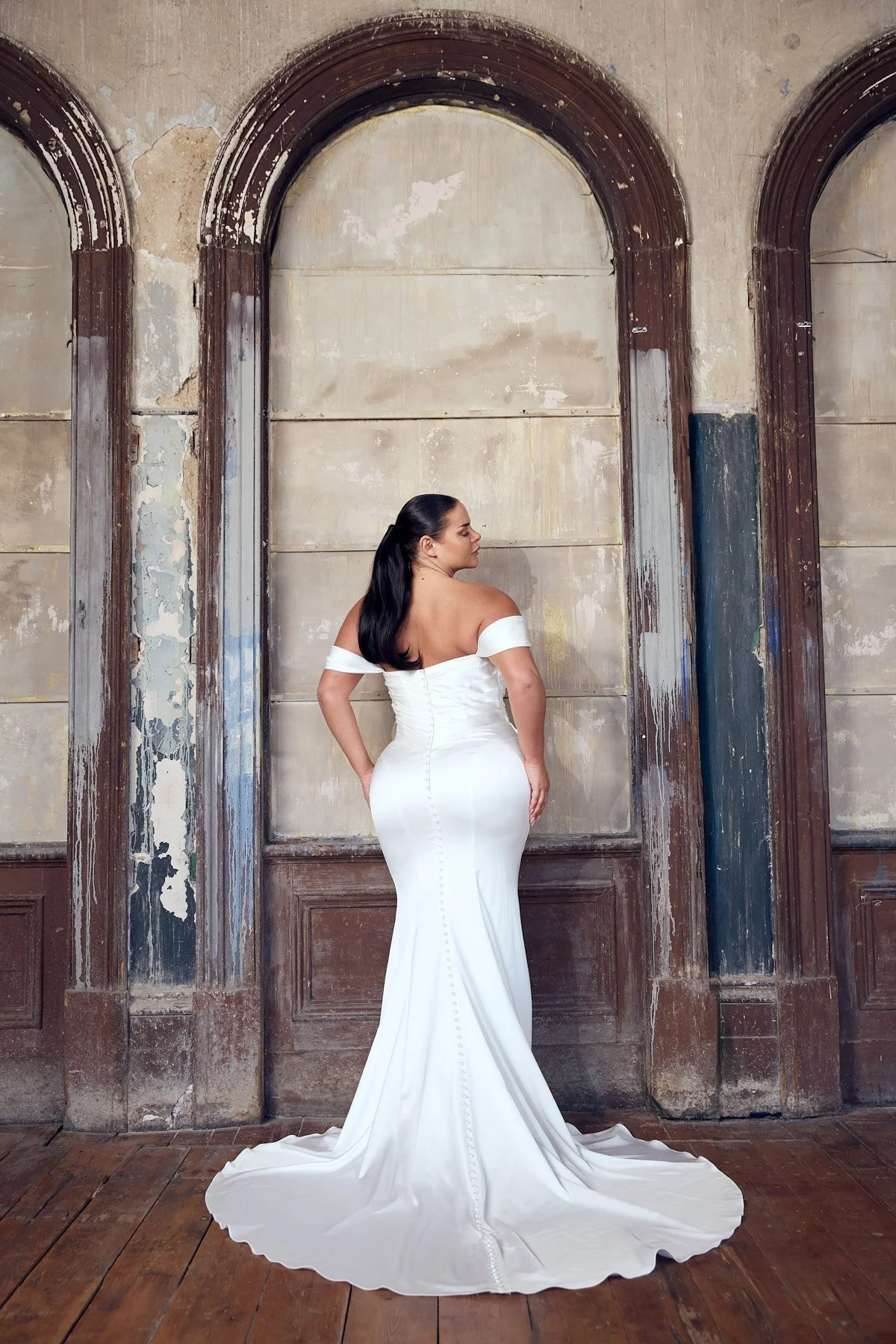 Holland-Park-curve-back.jpg